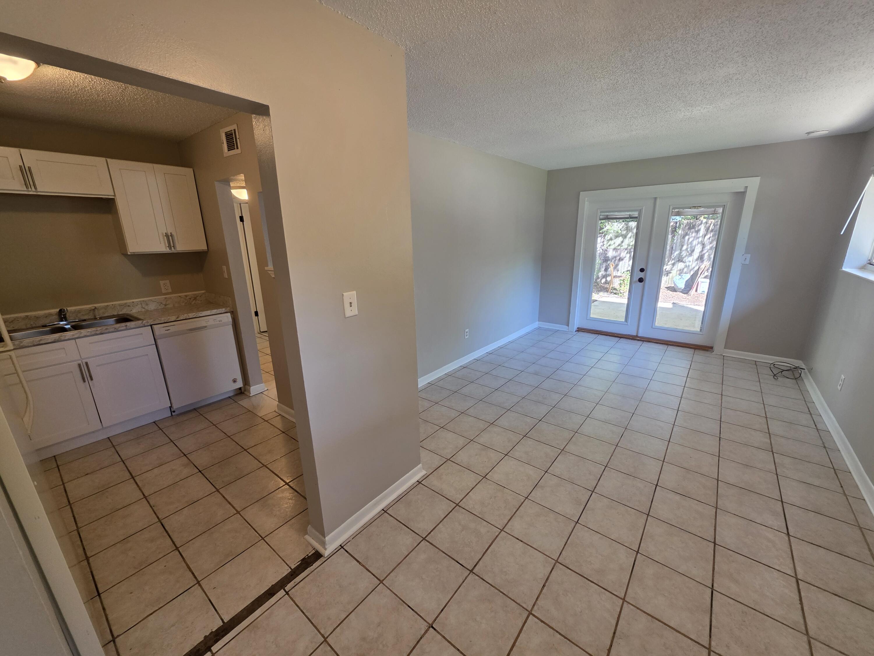 NO RECORDED SUBDIVISION - Residential Lease