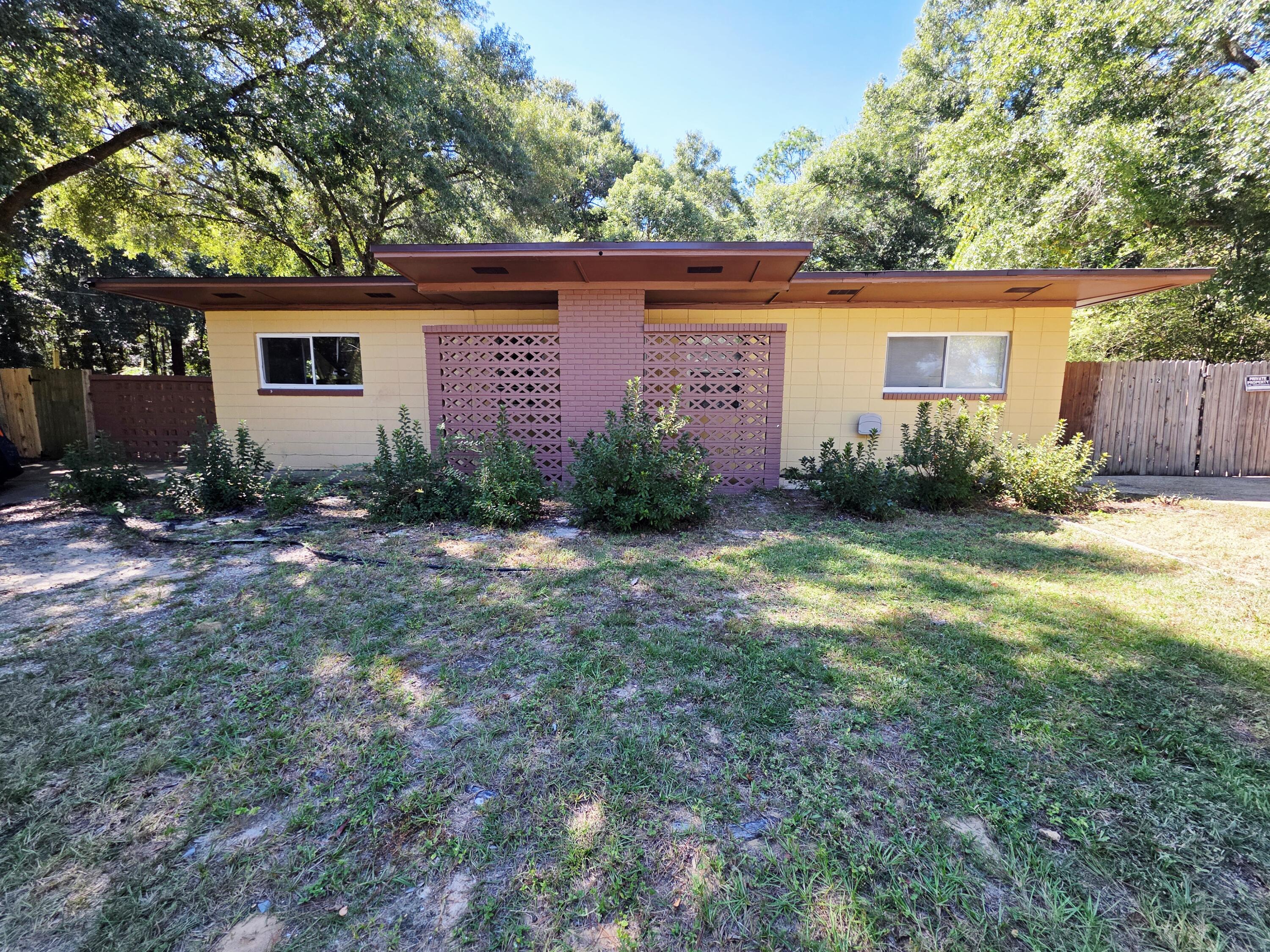 New rental in Central Crestview with 3 beds and 1 bath. Home has been recently painted, and professionally cleaned throughout. Each side of the duplex has its own fenced in back yard and own laundry room. Rent payment to include quarterly pest control, and grass cutting. 1 year lease required with a $45 application fee that will be processed in the order application is received. 1,250 security deposit with $250 non refundable for professional cleaning upon move out.