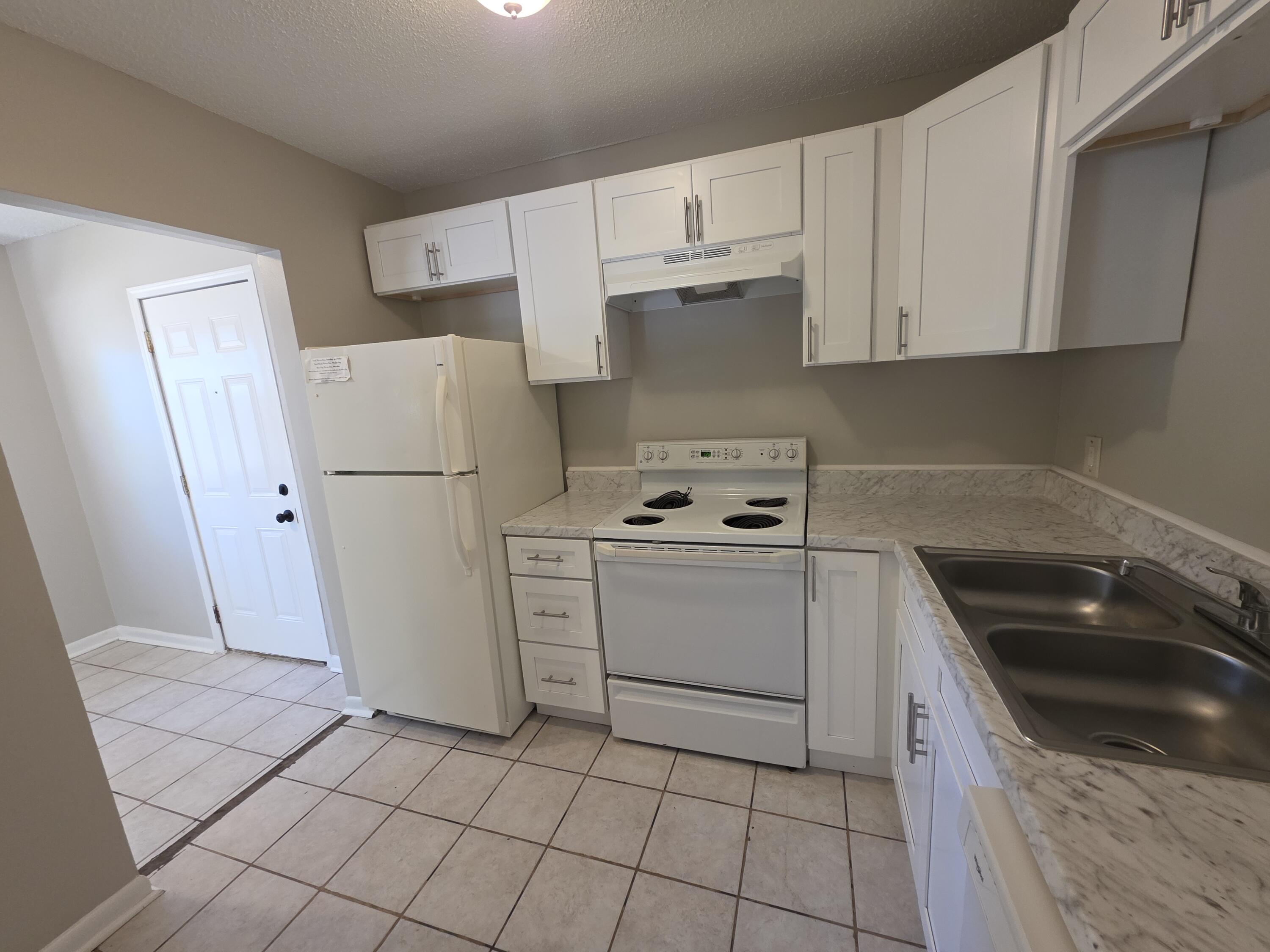 NO RECORDED SUBDIVISION - Residential Lease