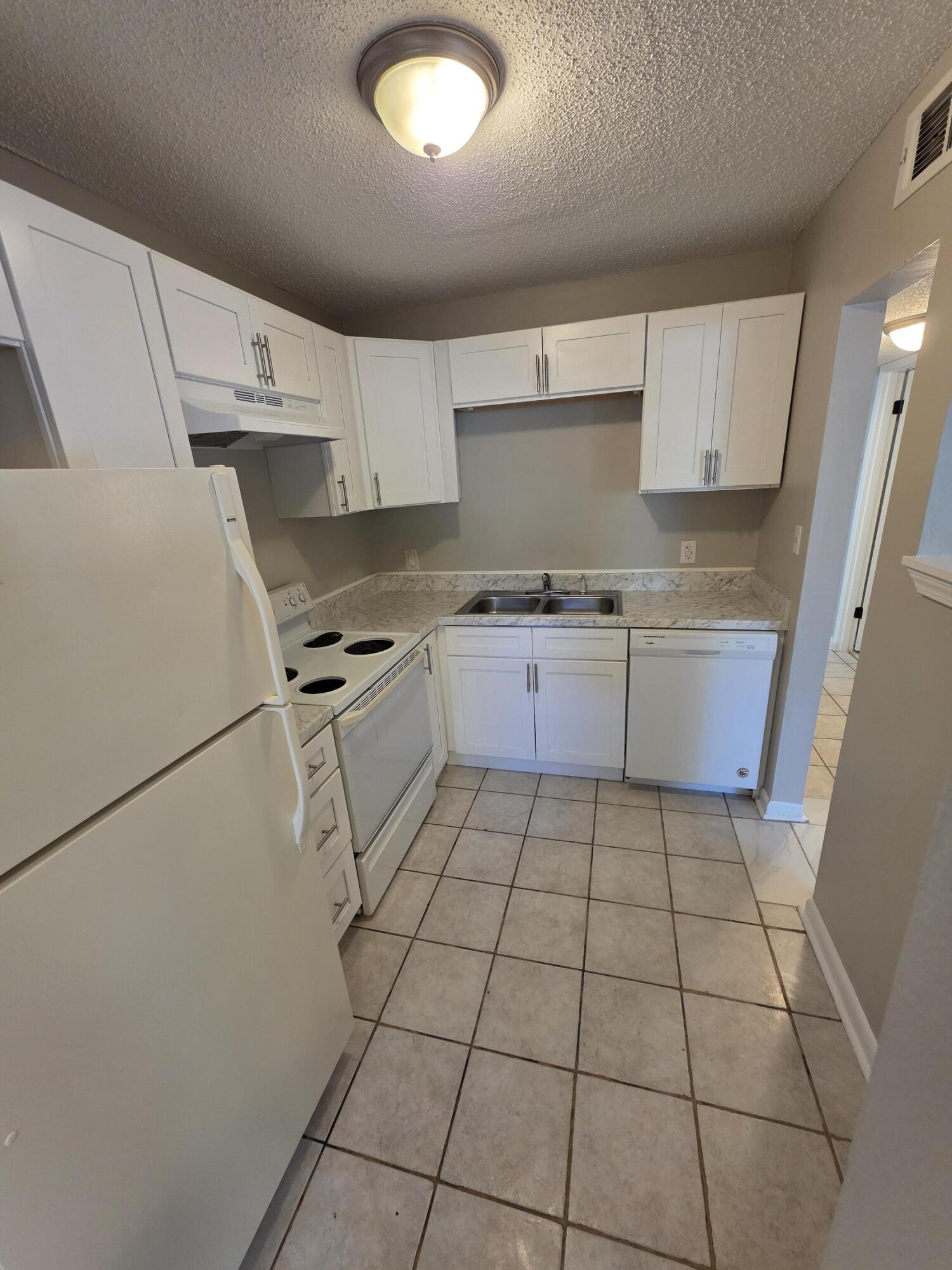NO RECORDED SUBDIVISION - Residential Lease