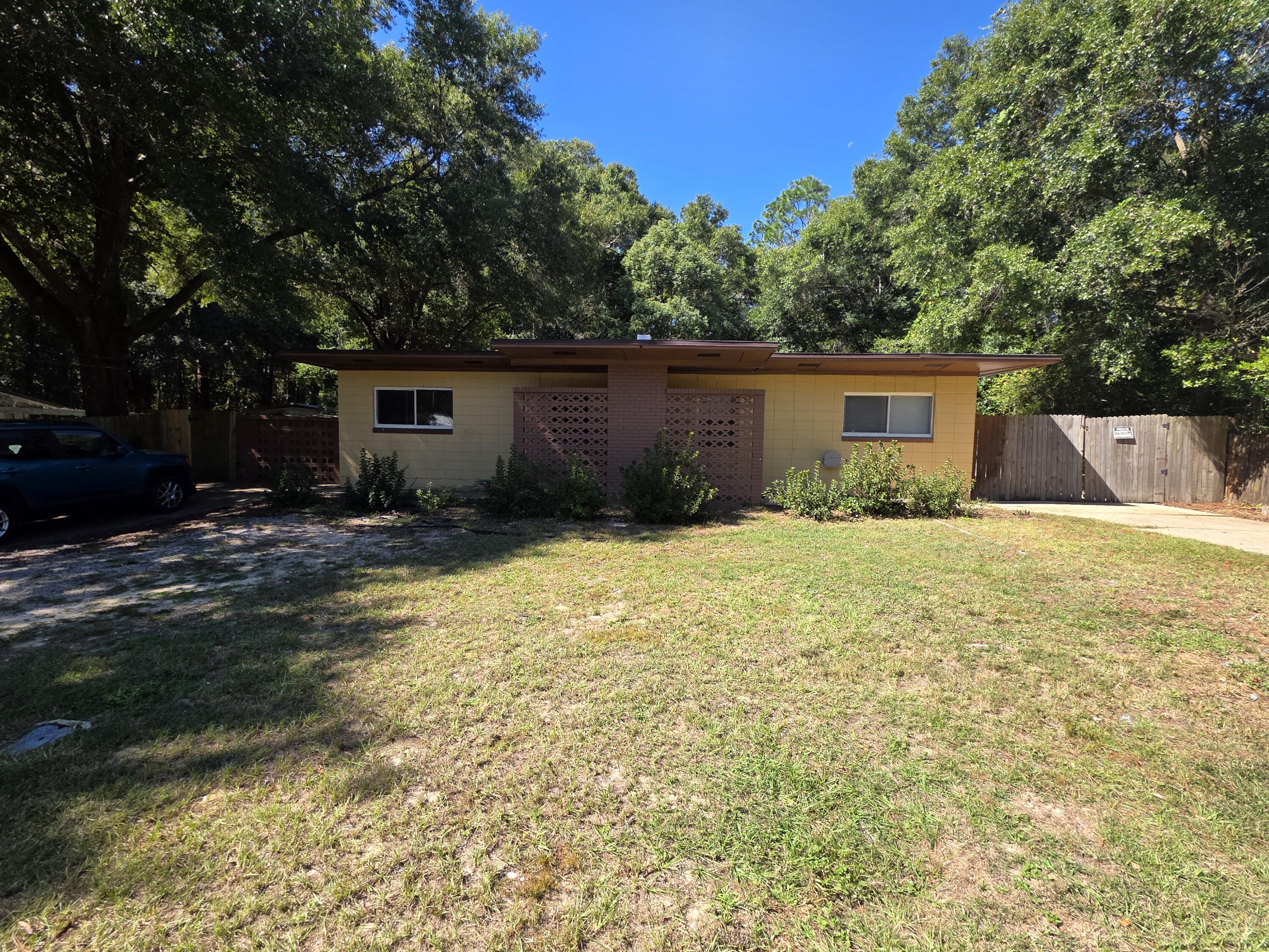 NO RECORDED SUBDIVISION - Residential Lease