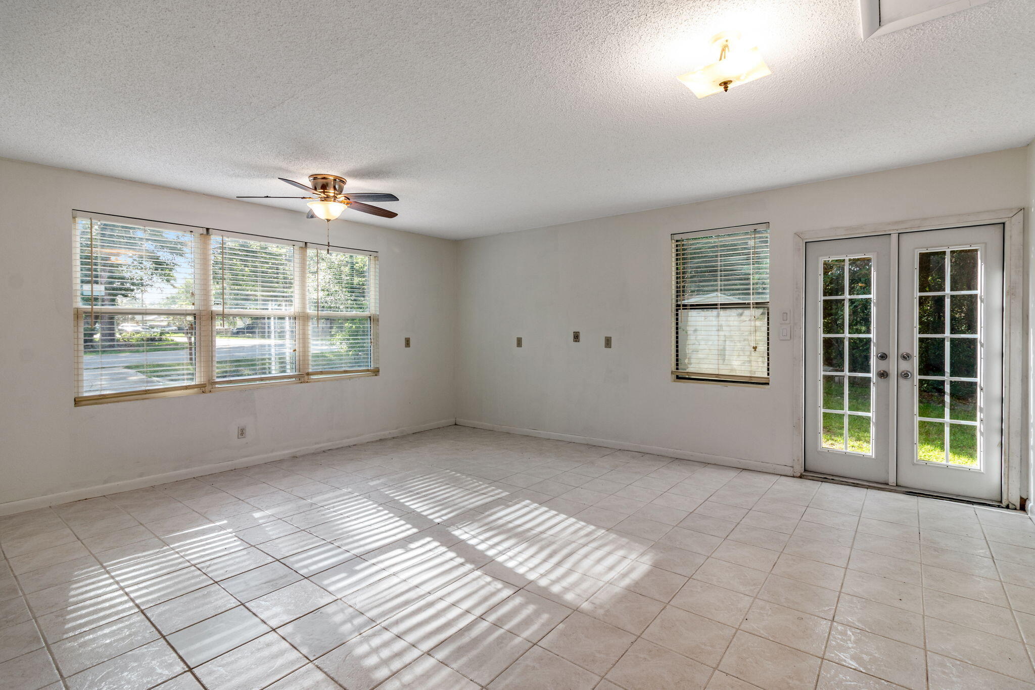 WYNNEHAVEN BEACH ESTATES - Residential