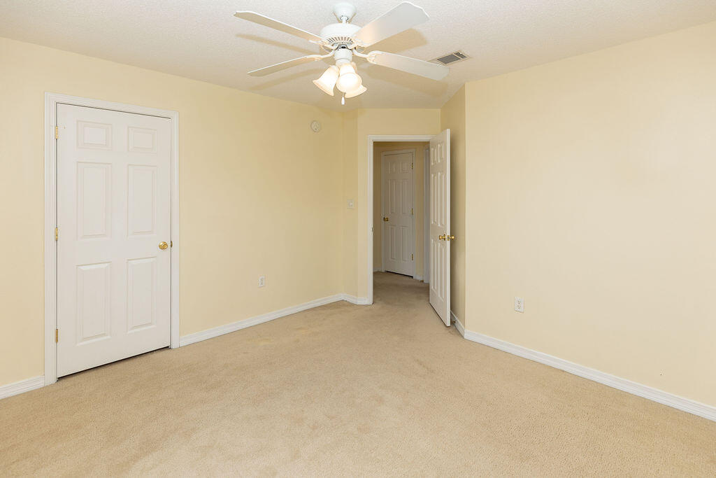 SKY RIDGE ESTATES 1ST ADD - Residential Lease