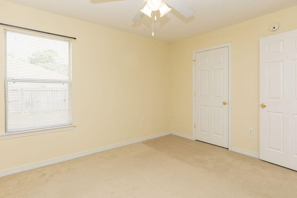 SKY RIDGE ESTATES 1ST ADD - Residential Lease