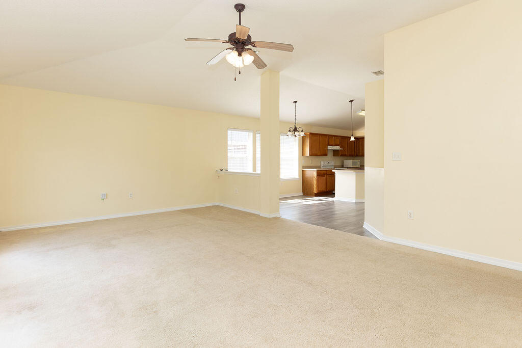 SKY RIDGE ESTATES 1ST ADD - Residential Lease