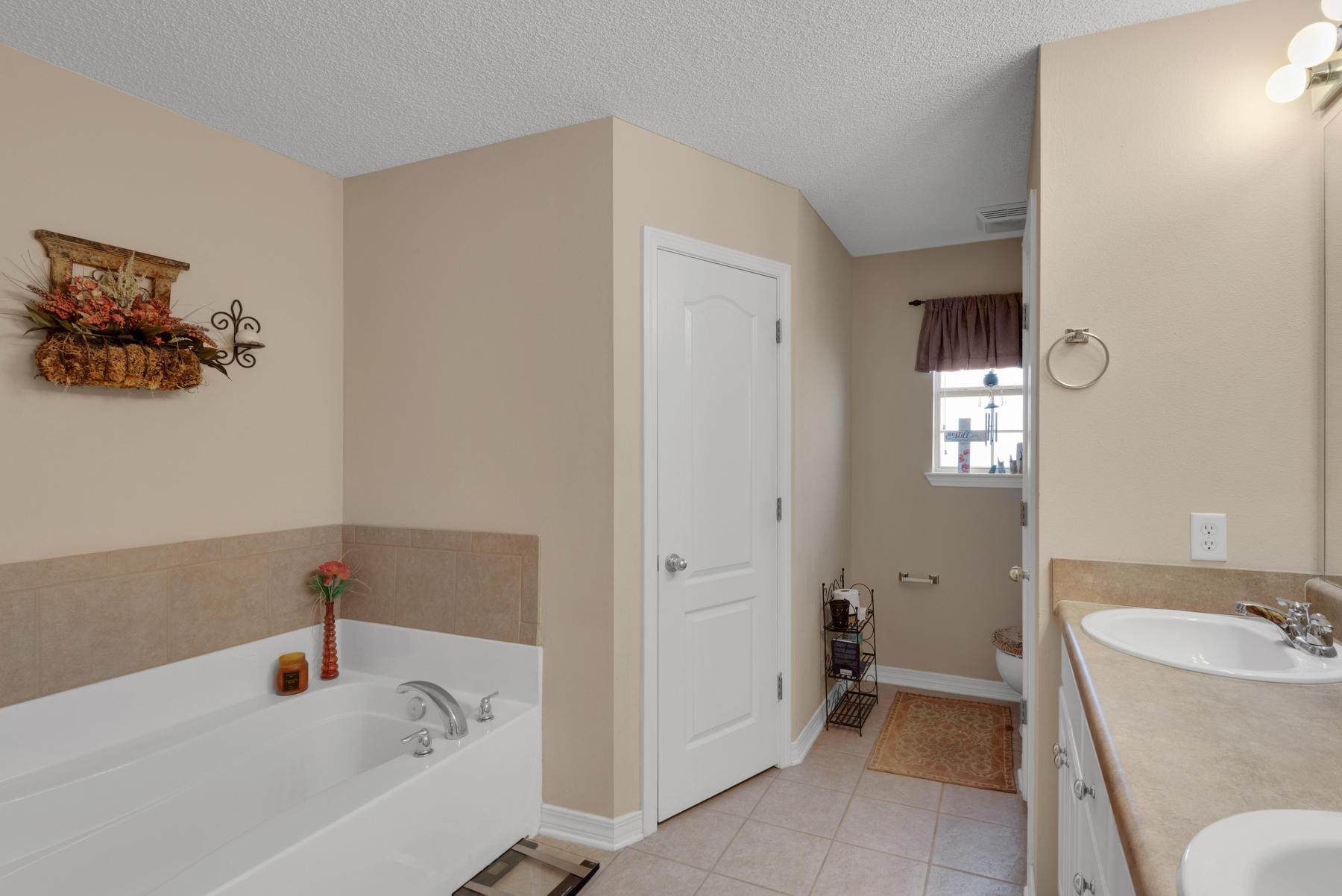 HOLLEY BY THE SEA - Residential