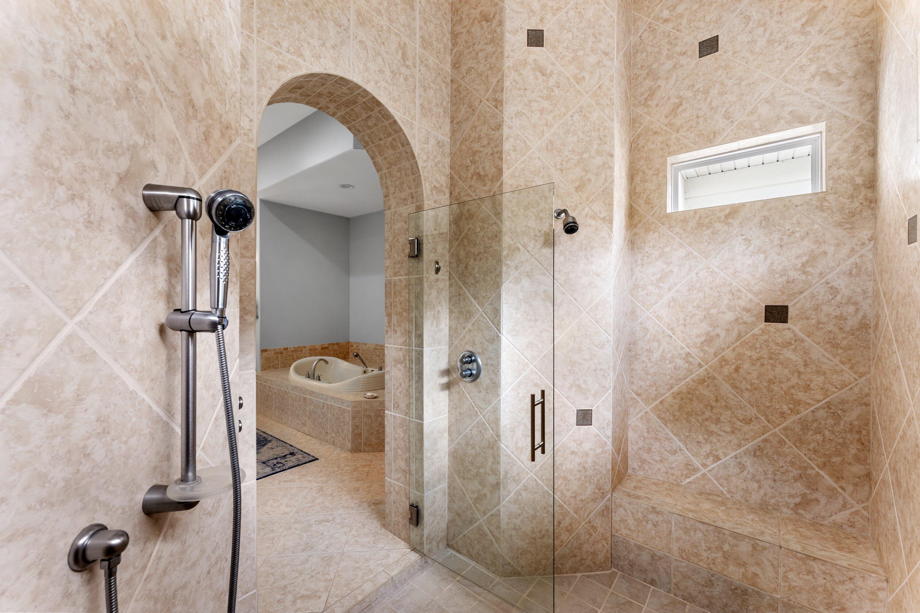 BURNT PINE - Residential