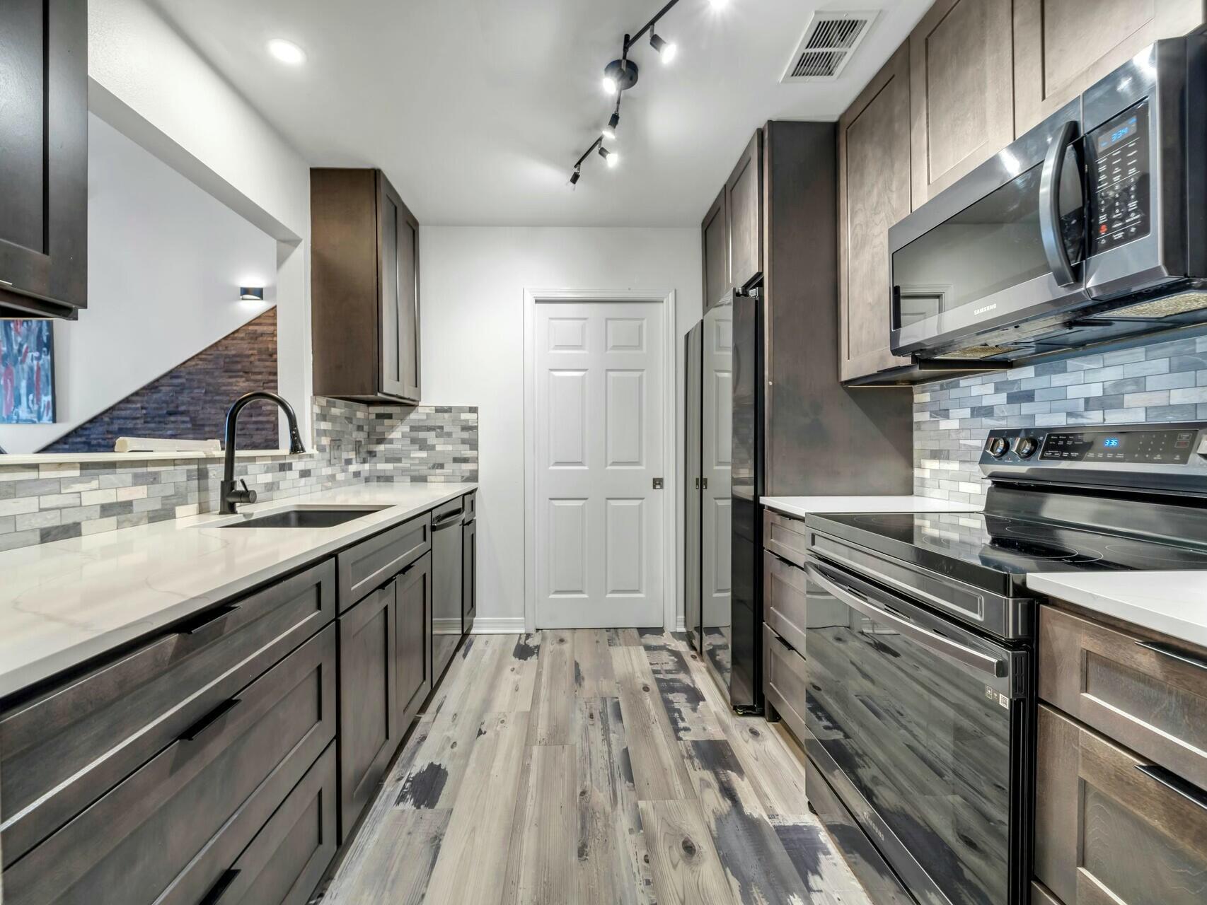 ESCADA - Residential