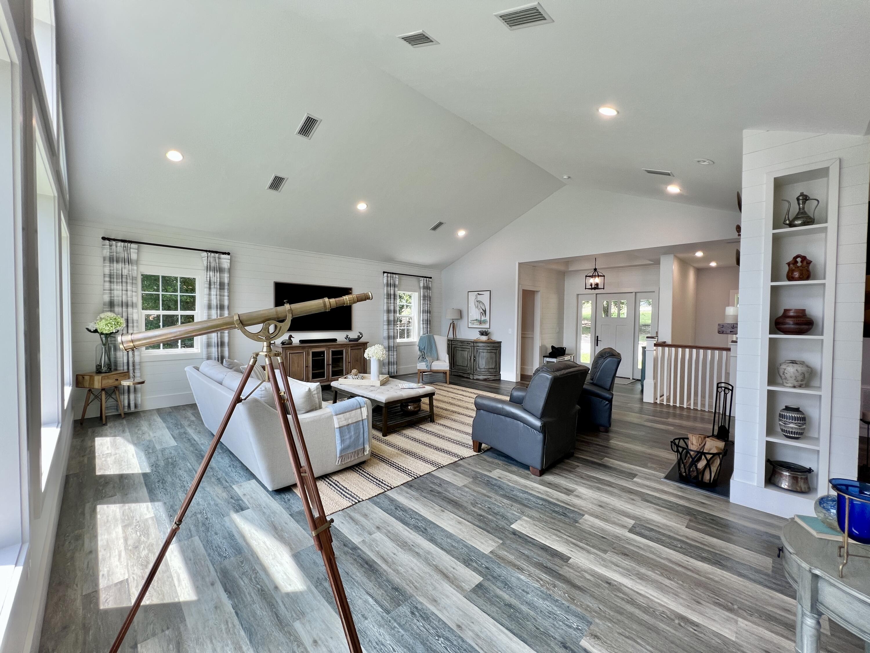LAKE HOLLEY ESTATES - Residential
