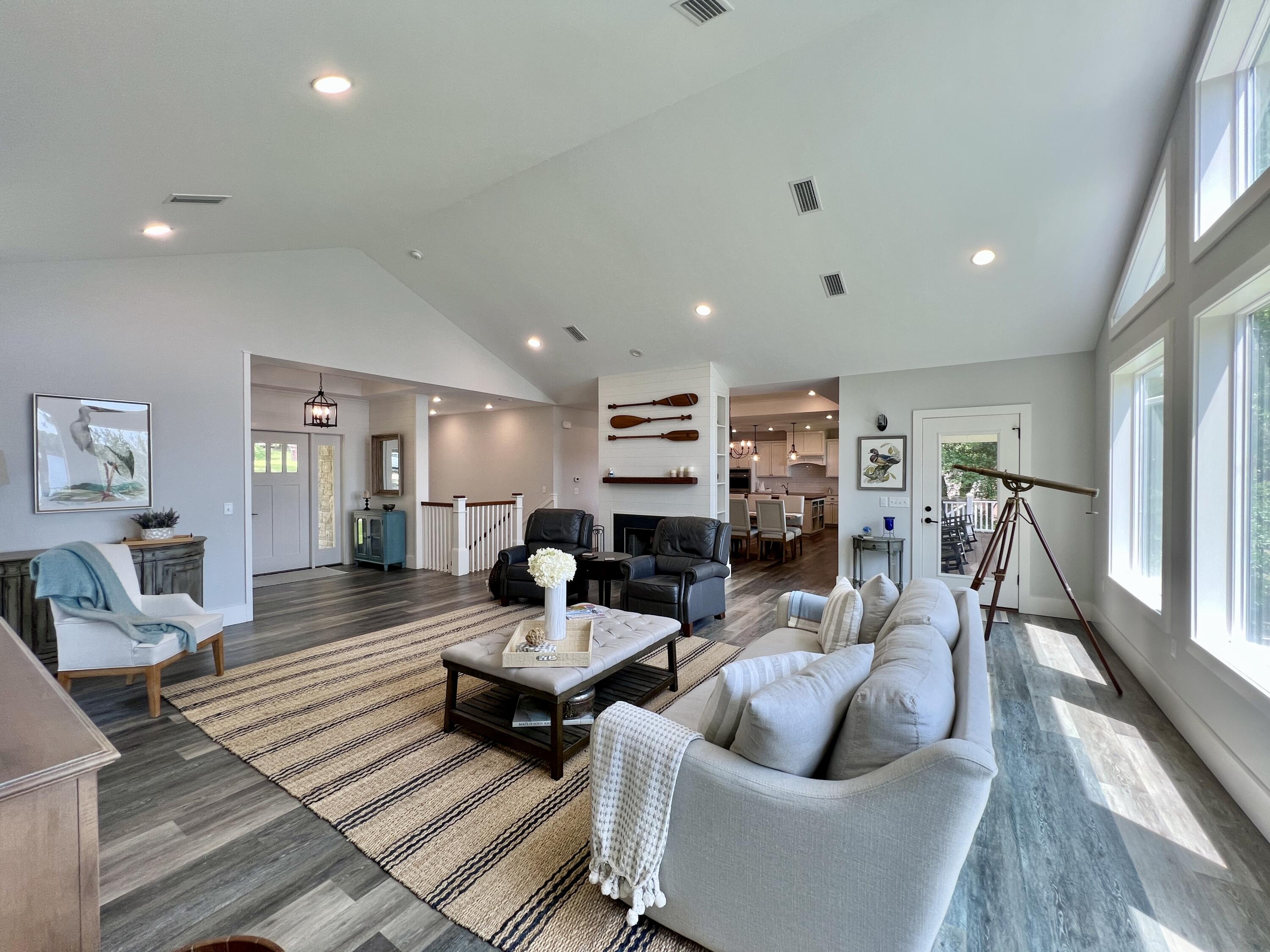 LAKE HOLLEY ESTATES - Residential