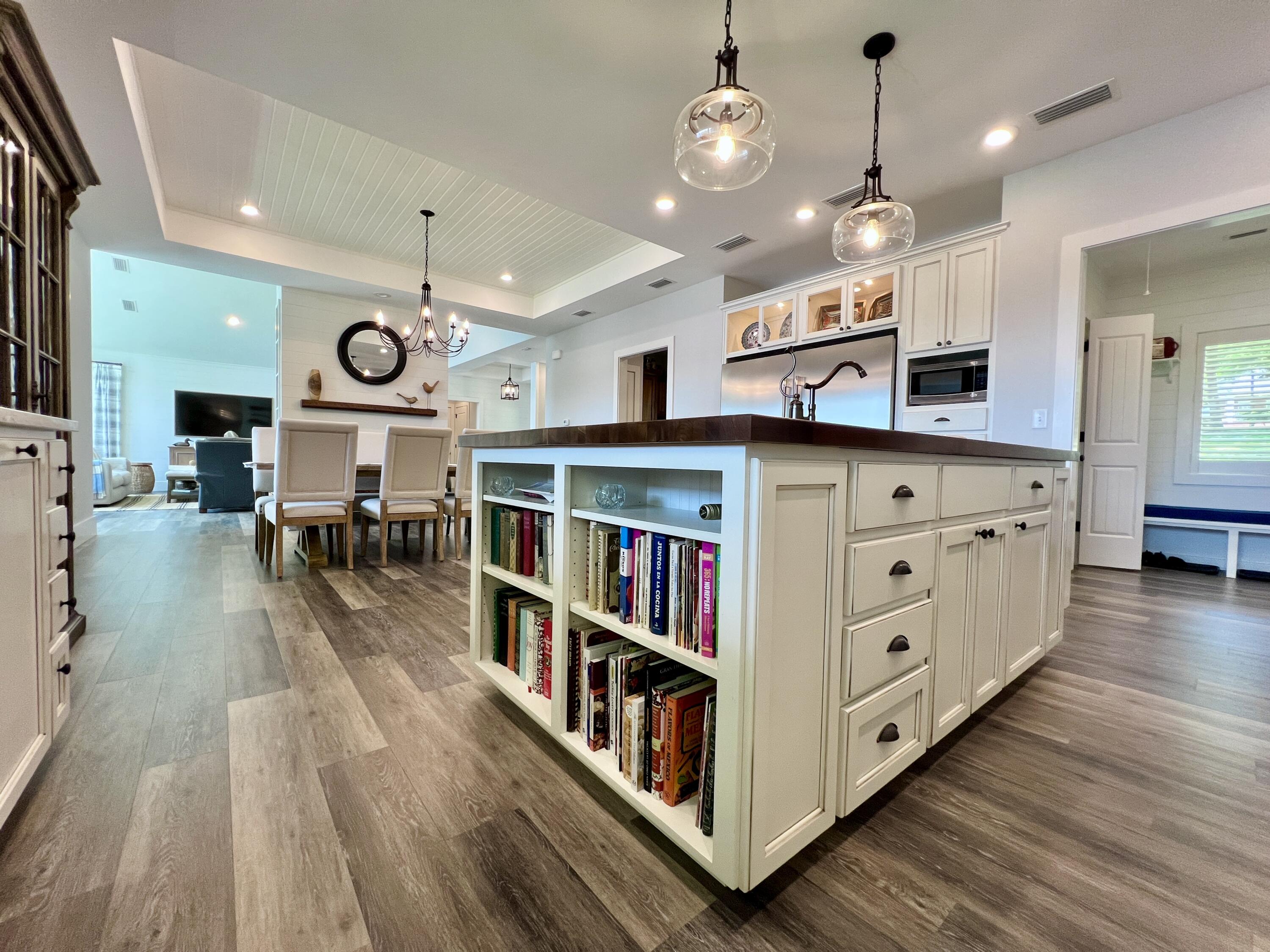LAKE HOLLEY ESTATES - Residential