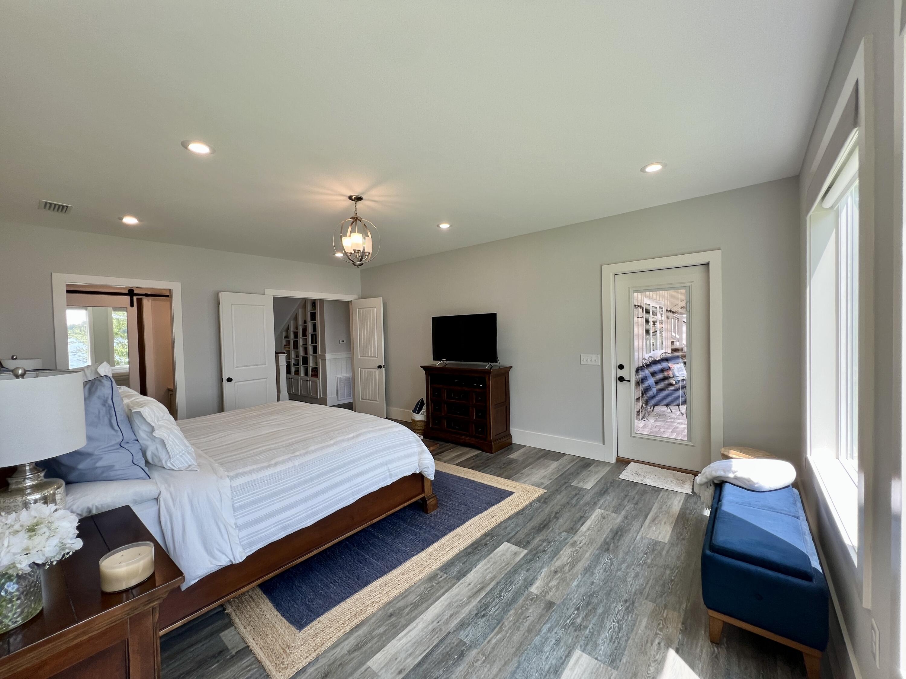 LAKE HOLLEY ESTATES - Residential