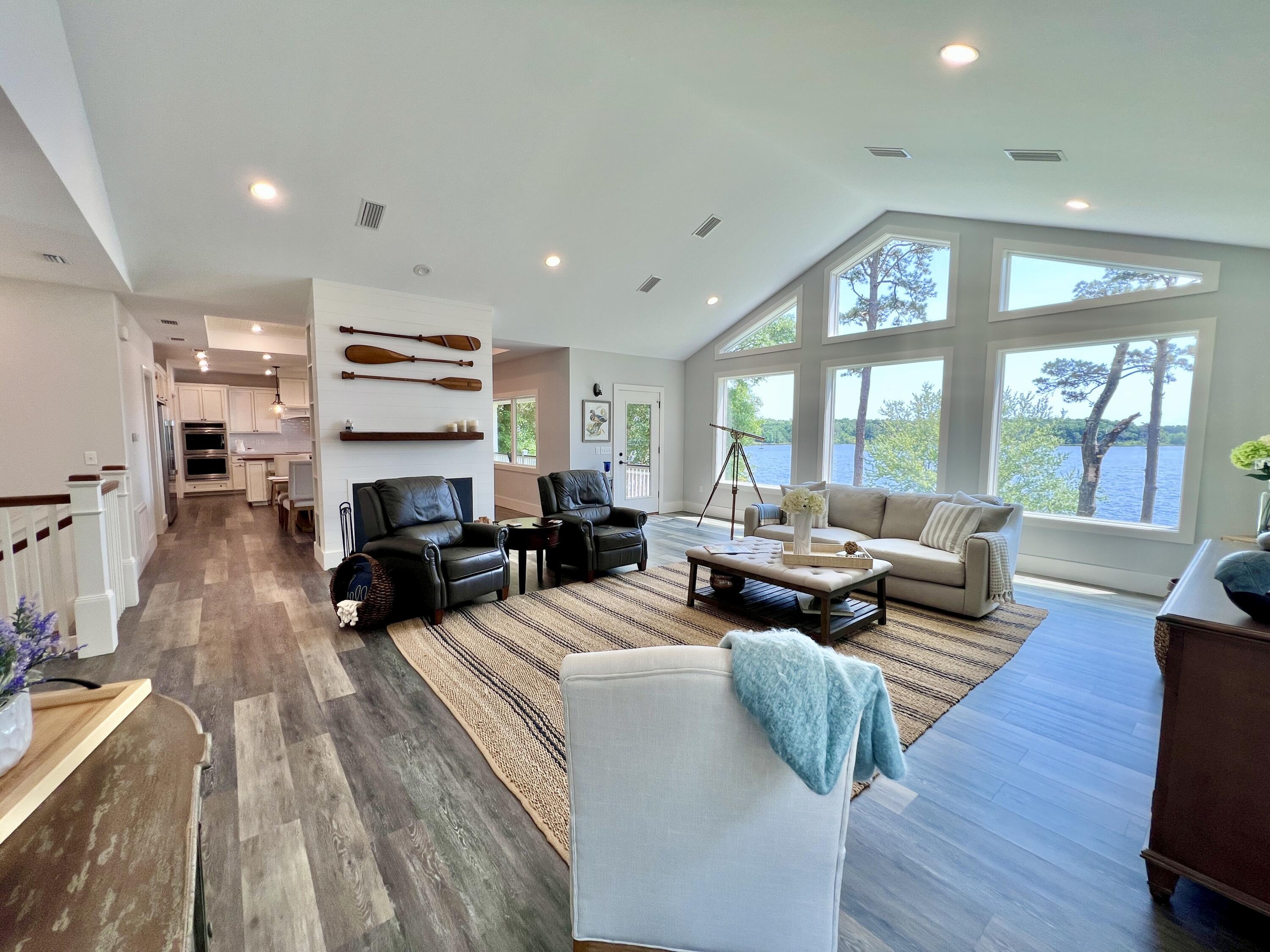LAKE HOLLEY ESTATES - Residential