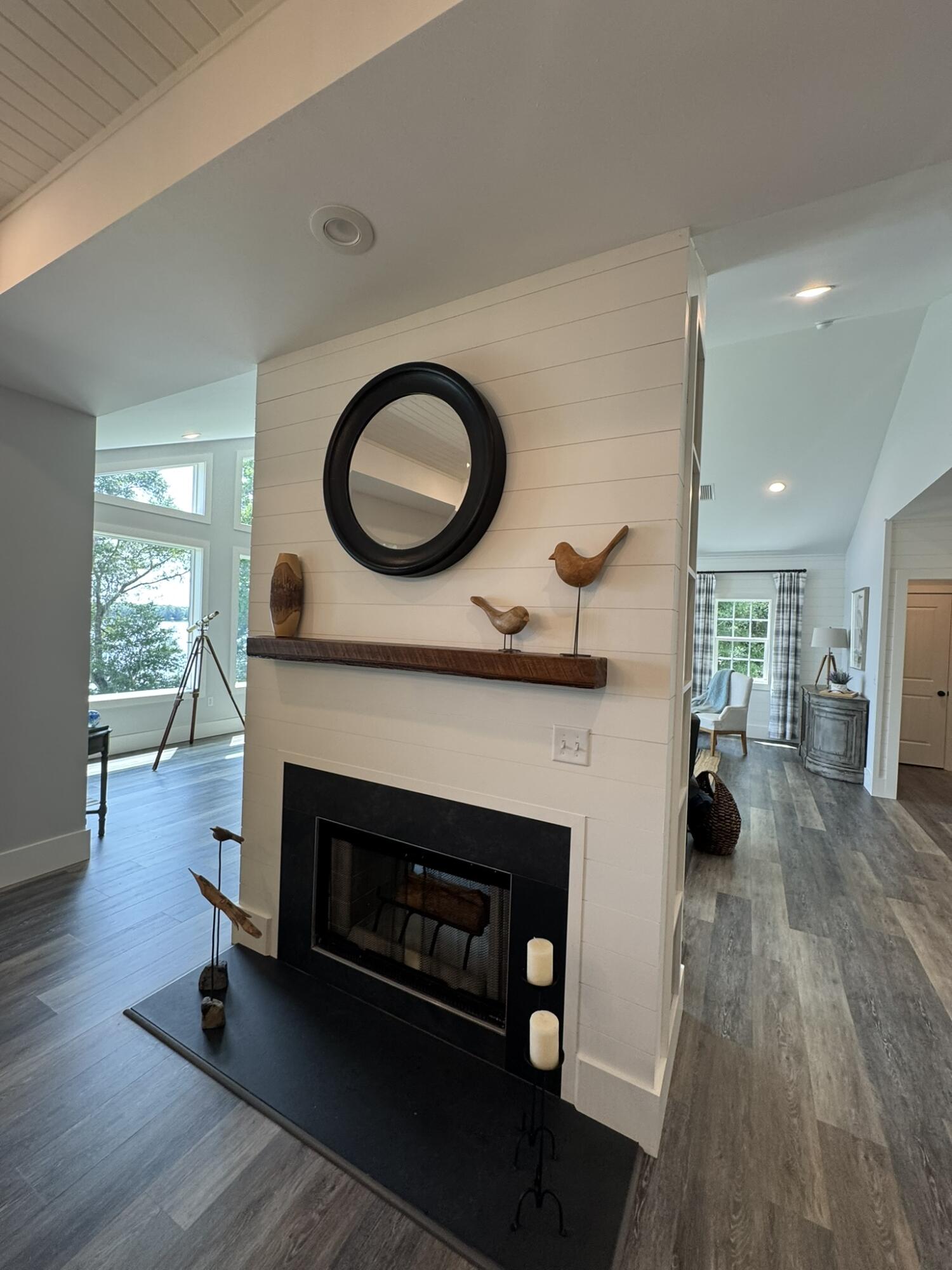 LAKE HOLLEY ESTATES - Residential