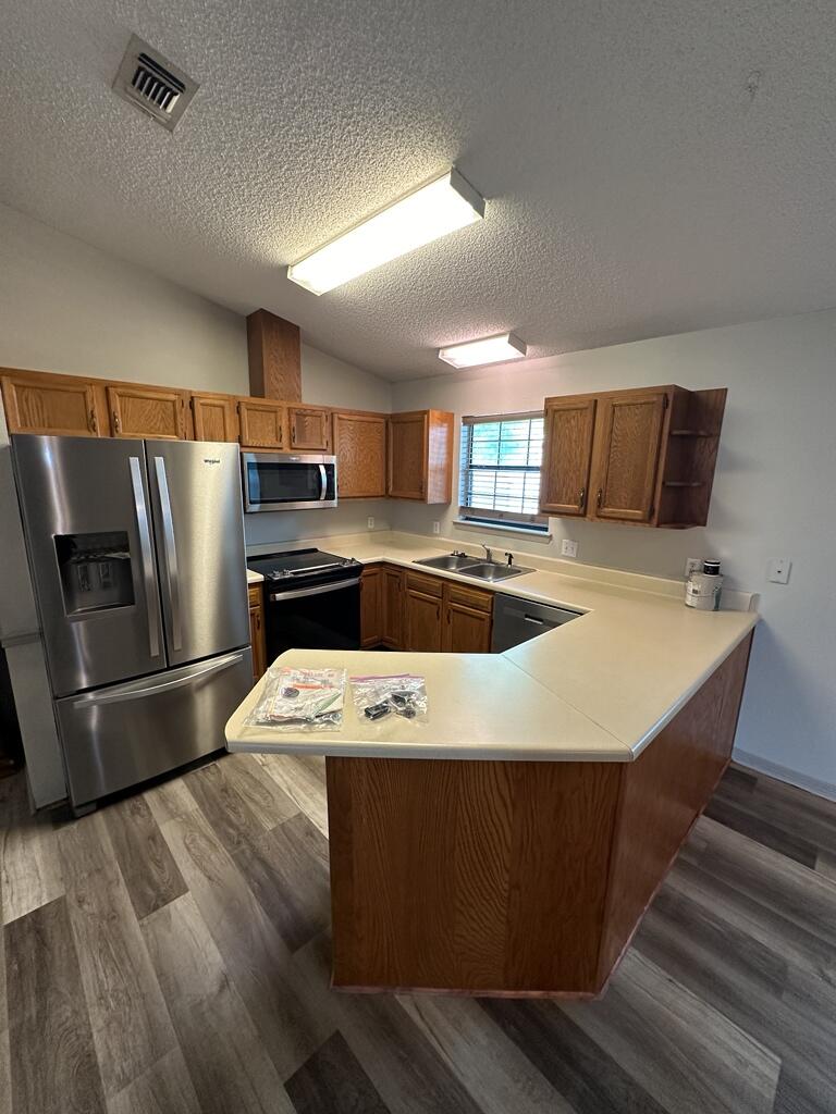 EAST BAY RIVER ESTATES 2ND ADDN - Residential Lease
