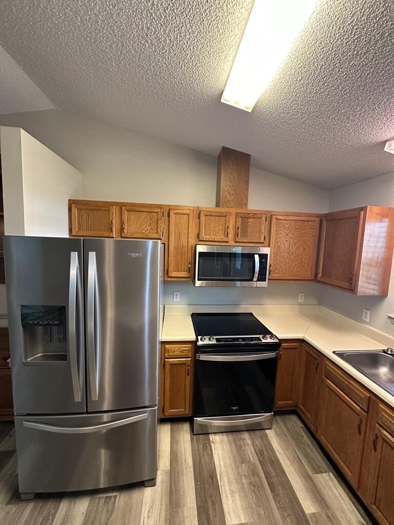 EAST BAY RIVER ESTATES 2ND ADDN - Residential Lease