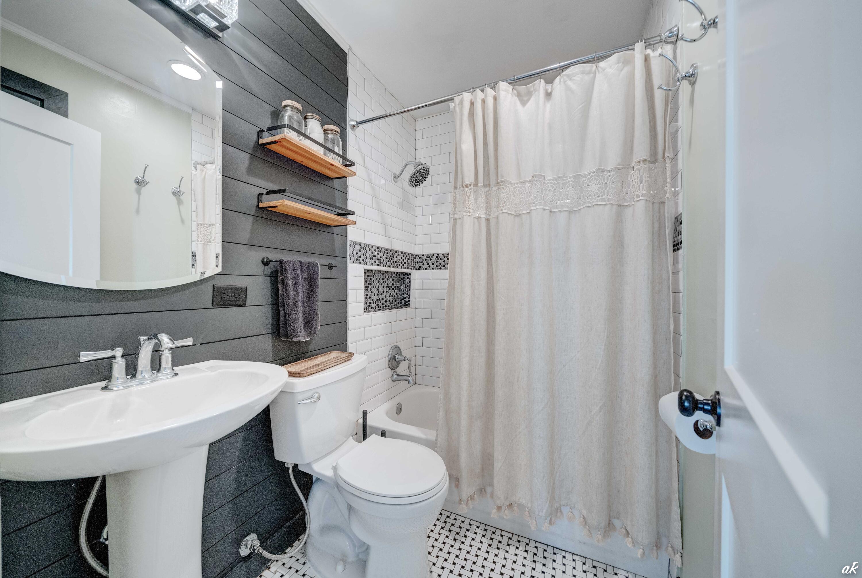 SUDDUTH POINT - Residential