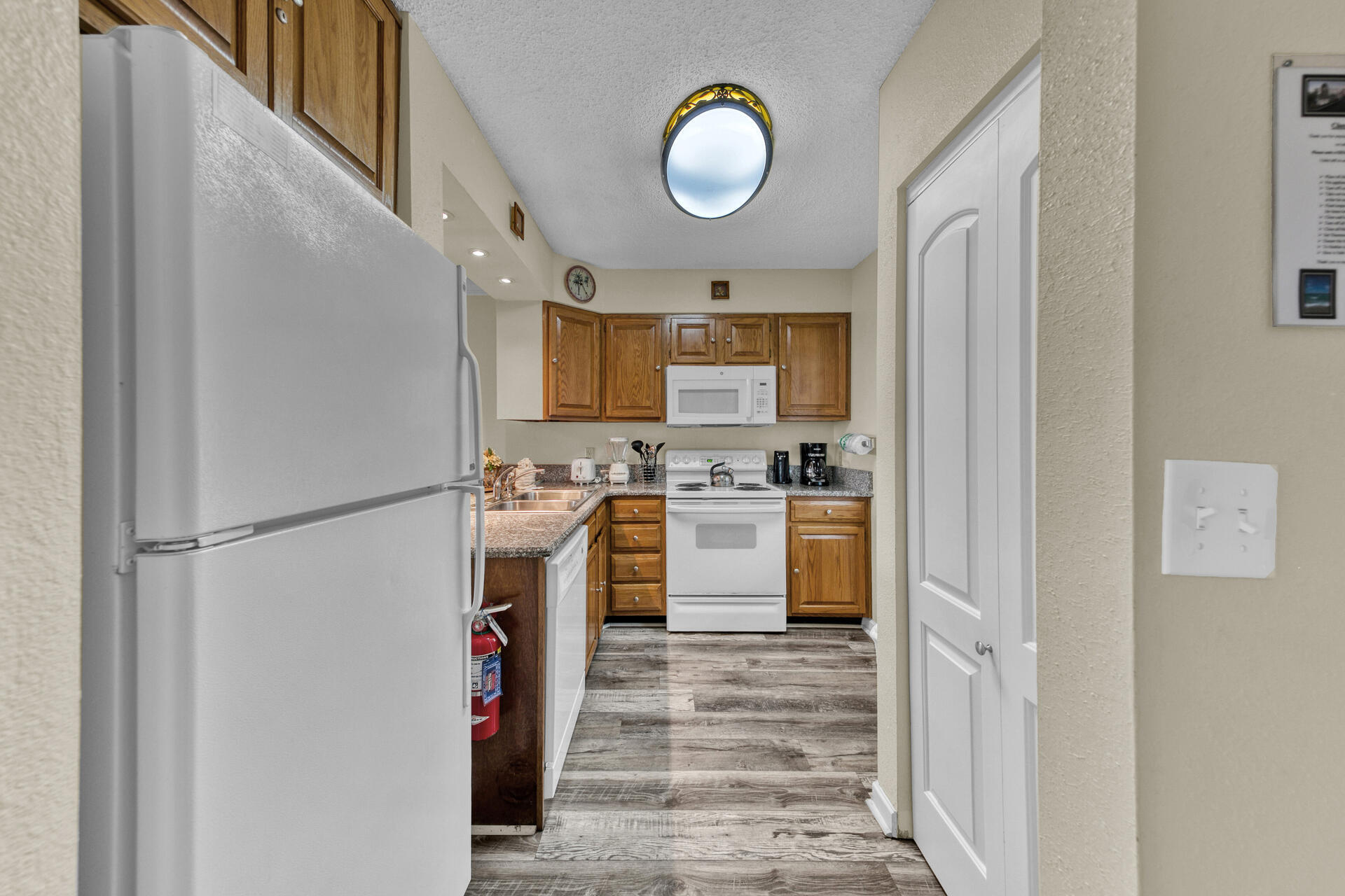 ISLANDER CONDO PH 2 - Residential