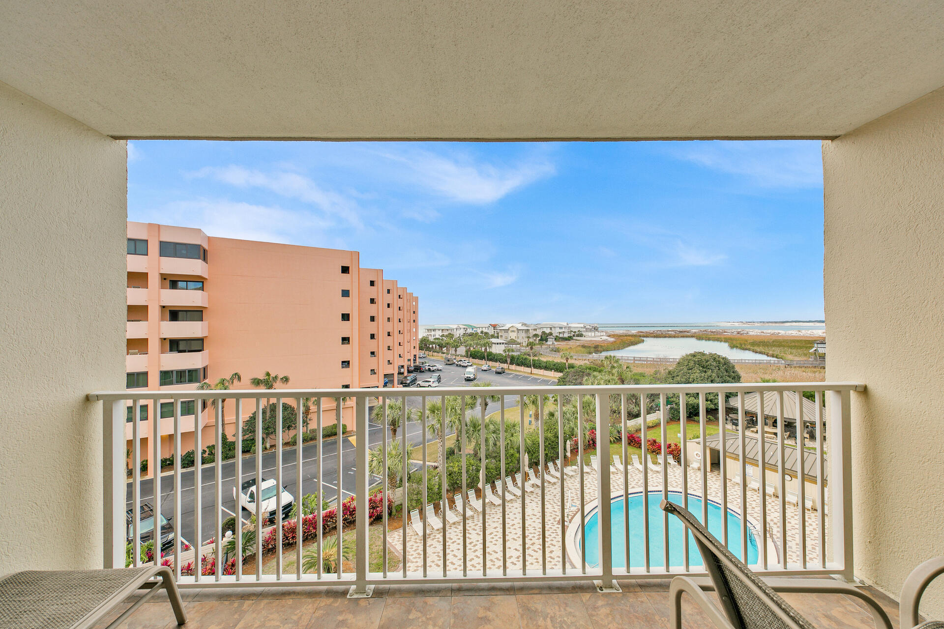 ISLANDER CONDO PH 2 - Residential