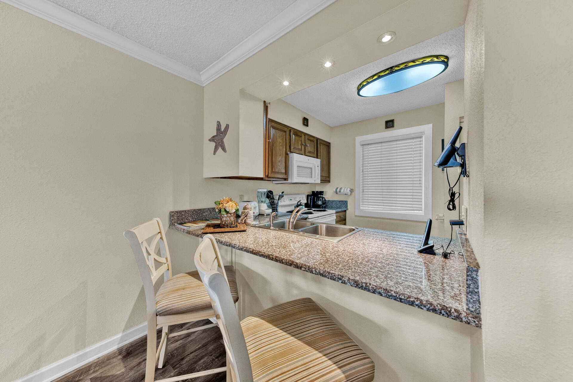 ISLANDER CONDO PH 2 - Residential