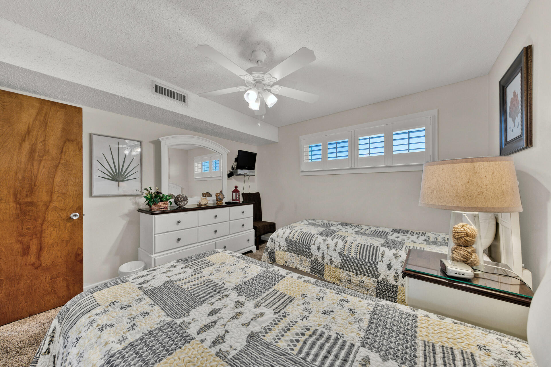 ISLANDER CONDO PH 2 - Residential