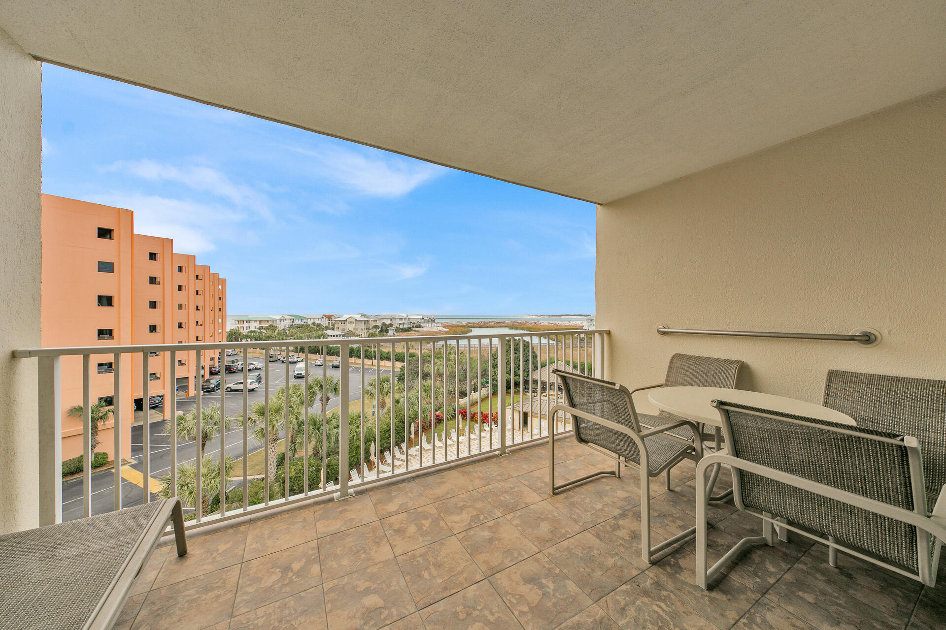 ISLANDER CONDO PH 2 - Residential