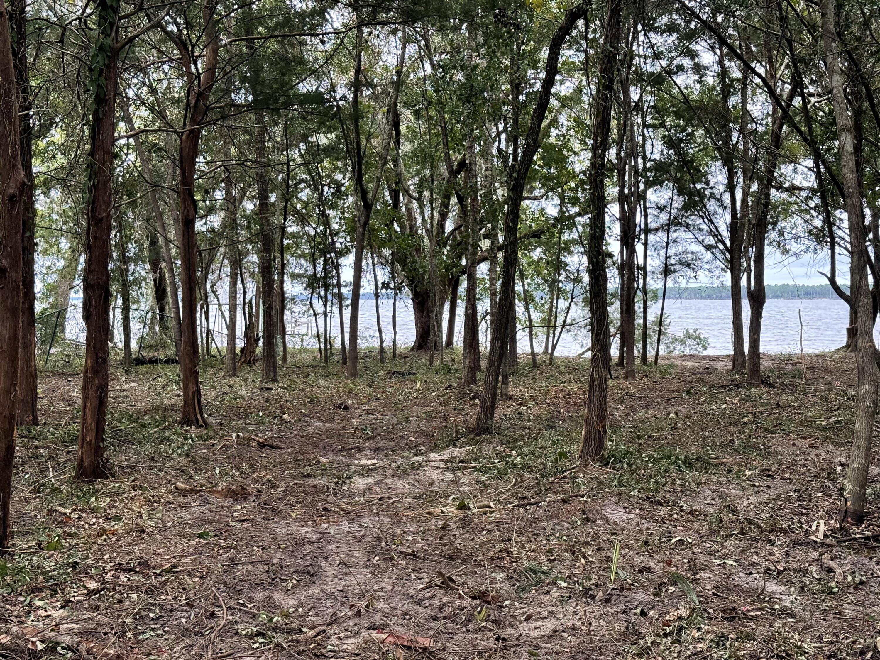 OAK HARBOUR LOT 3 AS DES IN OR 987 PG 190 - Land