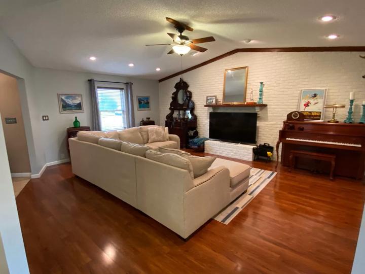 TANGLEWOOD S/D 1ST ADDN - Residential