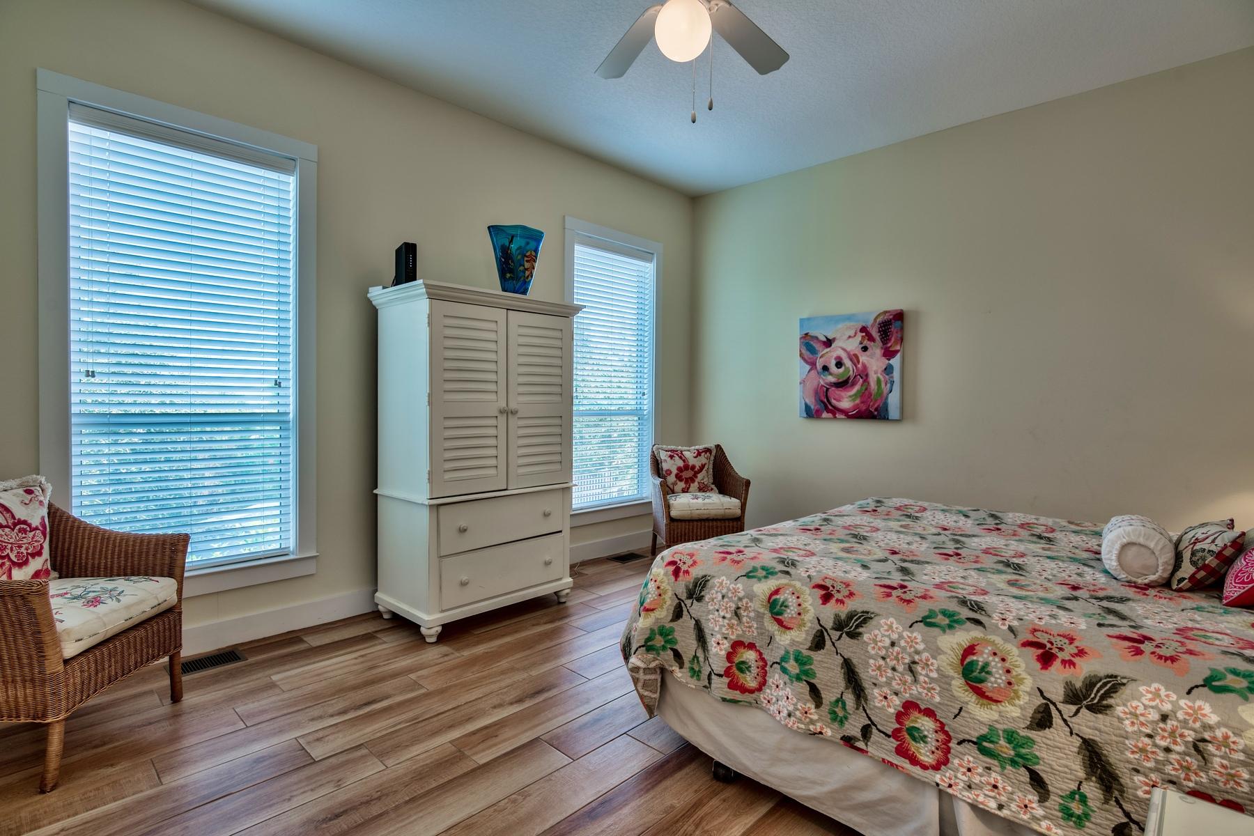 Cottage Retreat AKA Beach Retreat - Residential