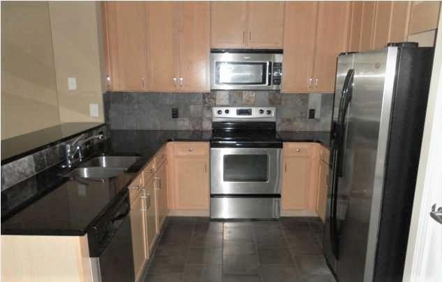 SOUTH HAVEN TOWNHOMES - Residential