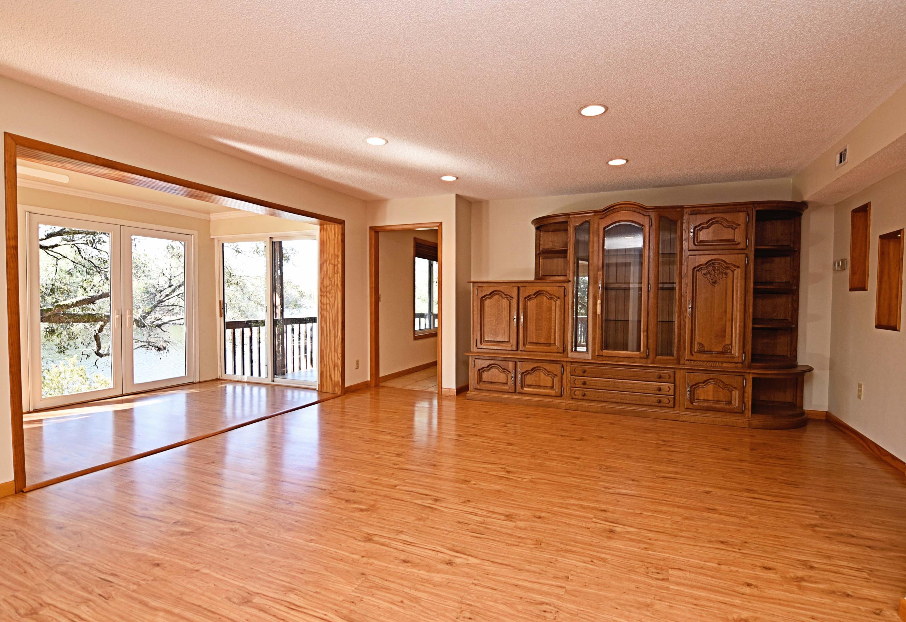 LAKE SHARON ESTATES - Residential