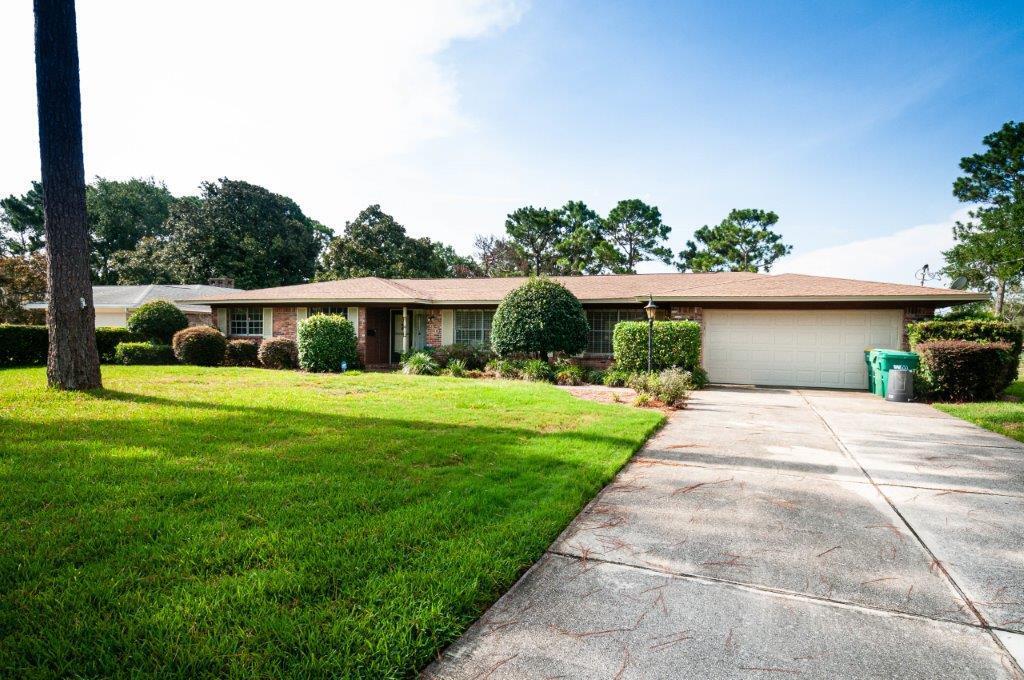 LAKE LORRAINE ESTATES - Residential