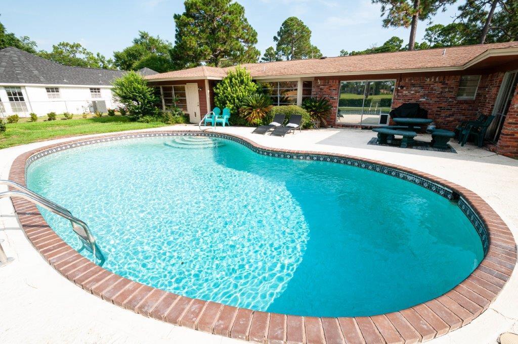 LAKE LORRAINE ESTATES - Residential