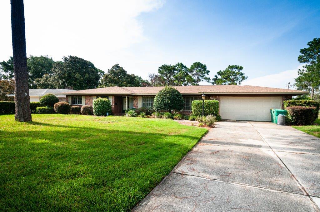 LAKE LORRAINE ESTATES - Residential