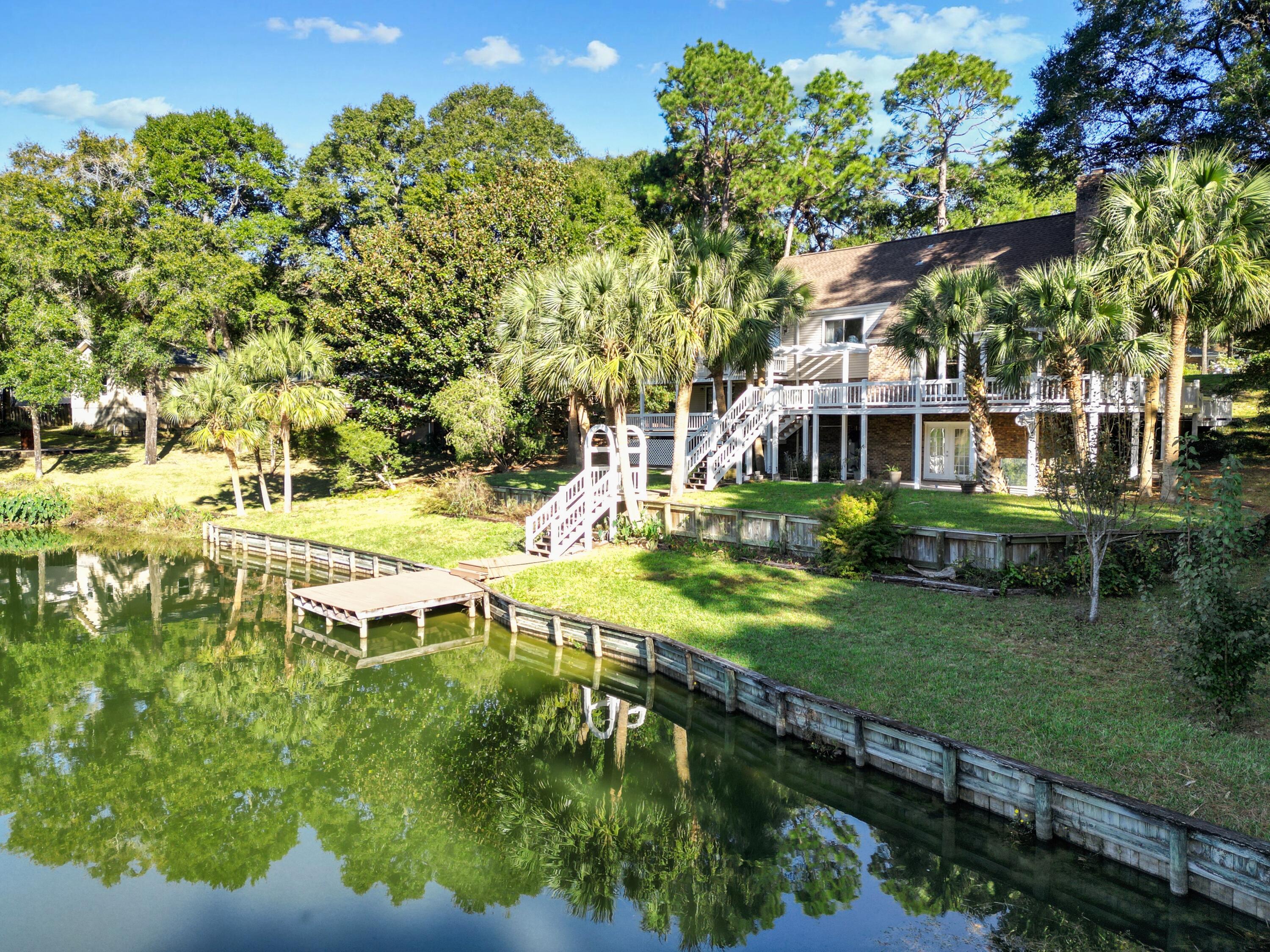 LES CHATEAU AT ROCKY BAYOUGOLF AND COUNTY CLUB - Residential