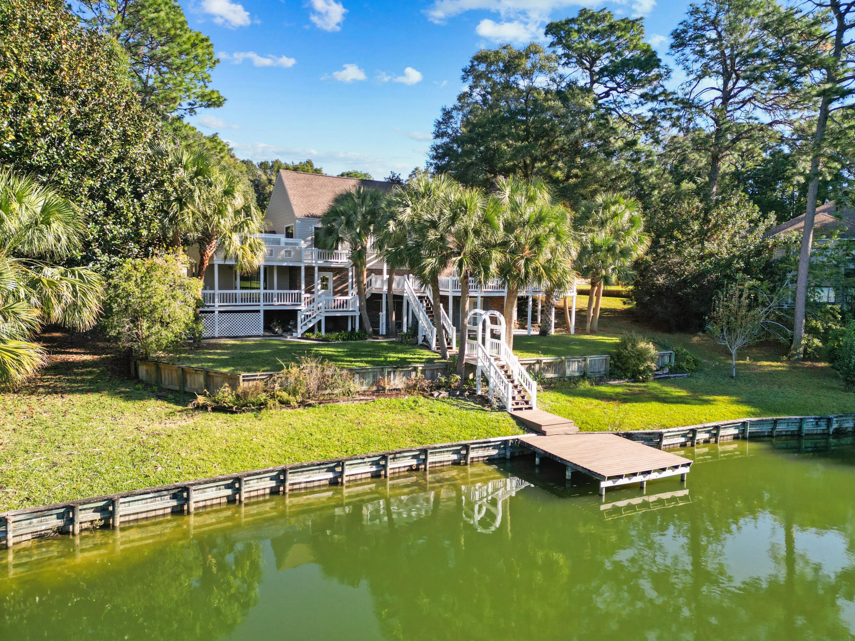 LES CHATEAU AT ROCKY BAYOUGOLF AND COUNTY CLUB - Residential