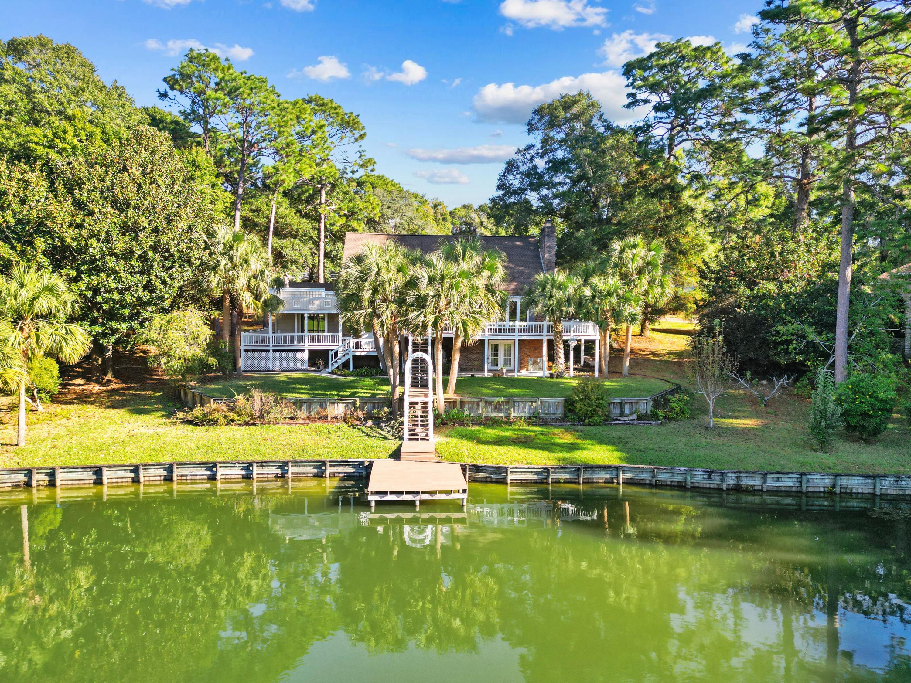 LES CHATEAU AT ROCKY BAYOUGOLF AND COUNTY CLUB - Residential