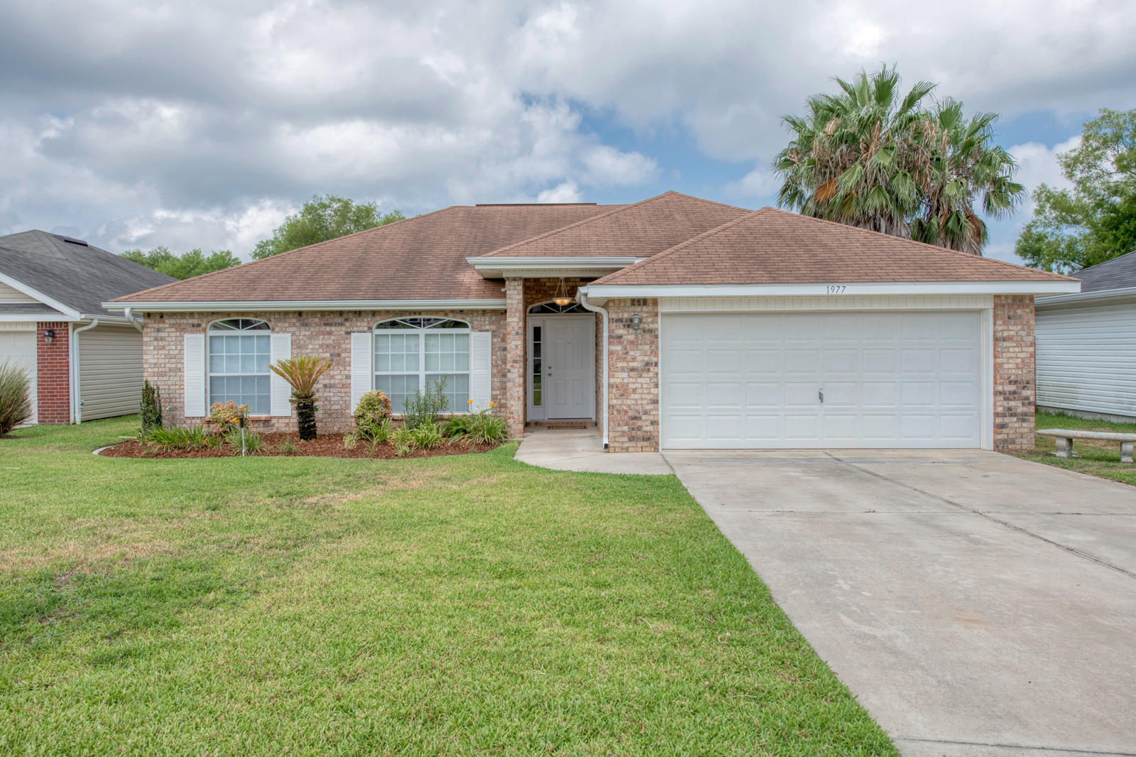 SHADOW LAKES - Residential