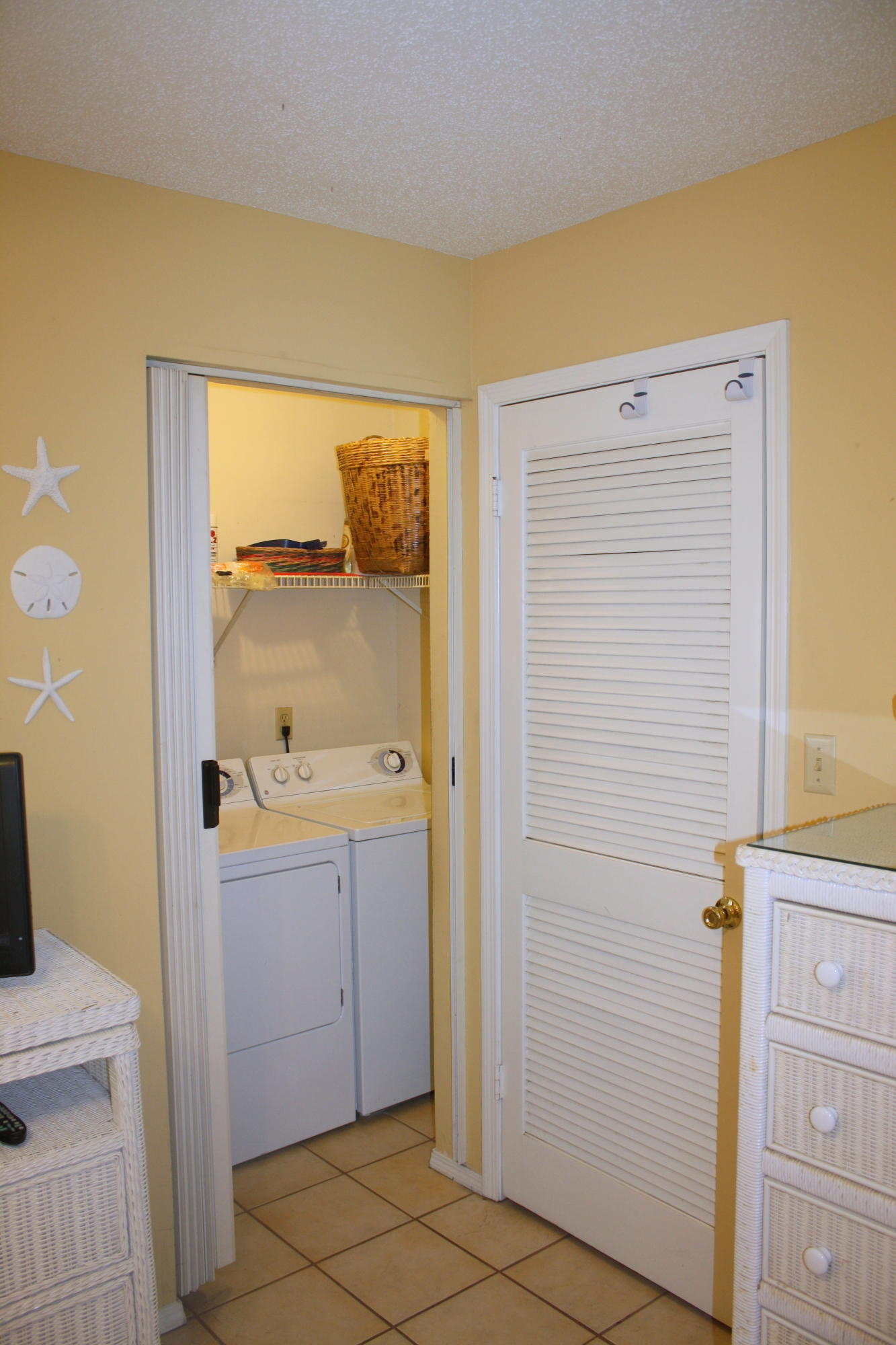 SANDPRINTS CONDO - Residential