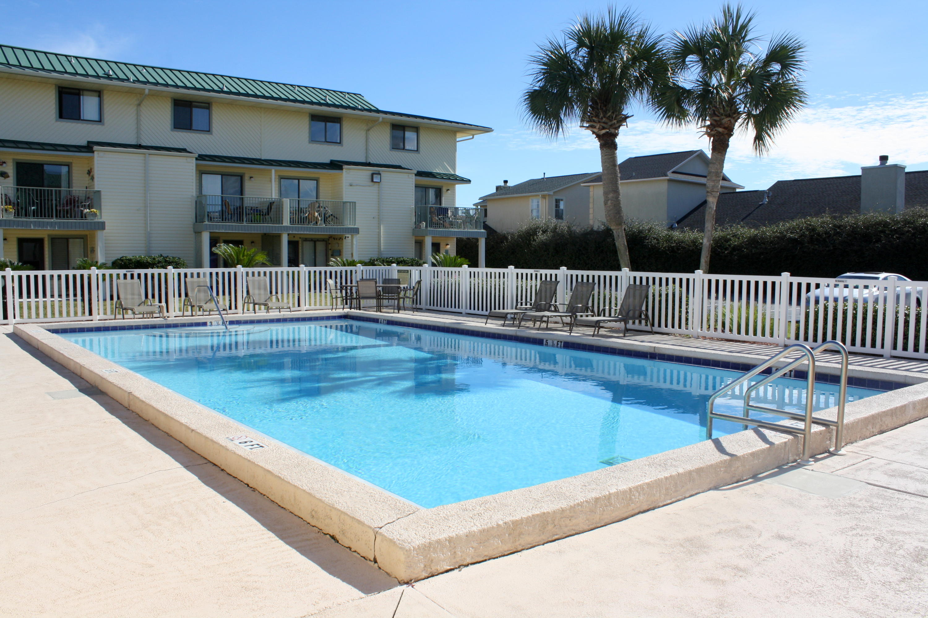 SANDPRINTS CONDO - Residential