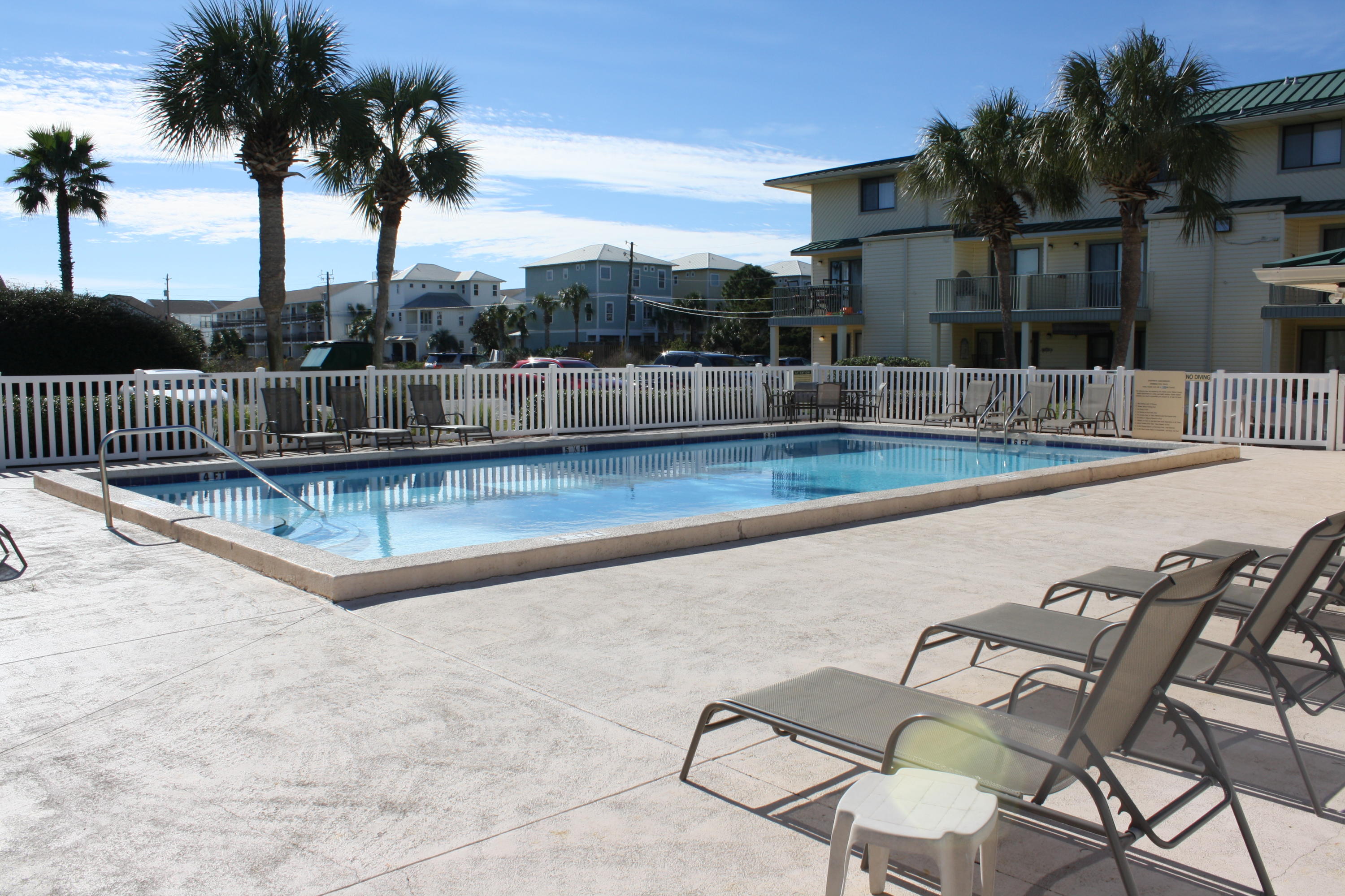 SANDPRINTS CONDO - Residential