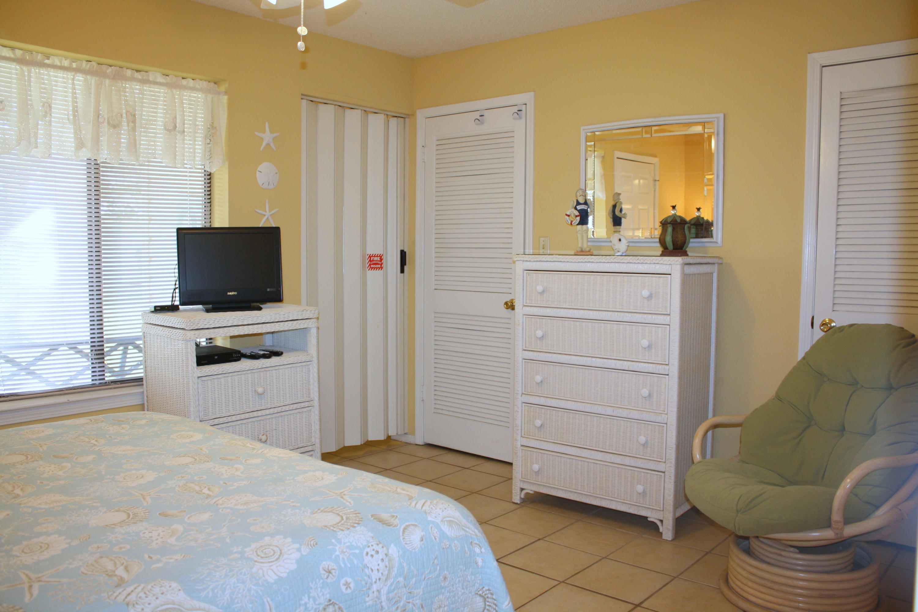 SANDPRINTS CONDO - Residential