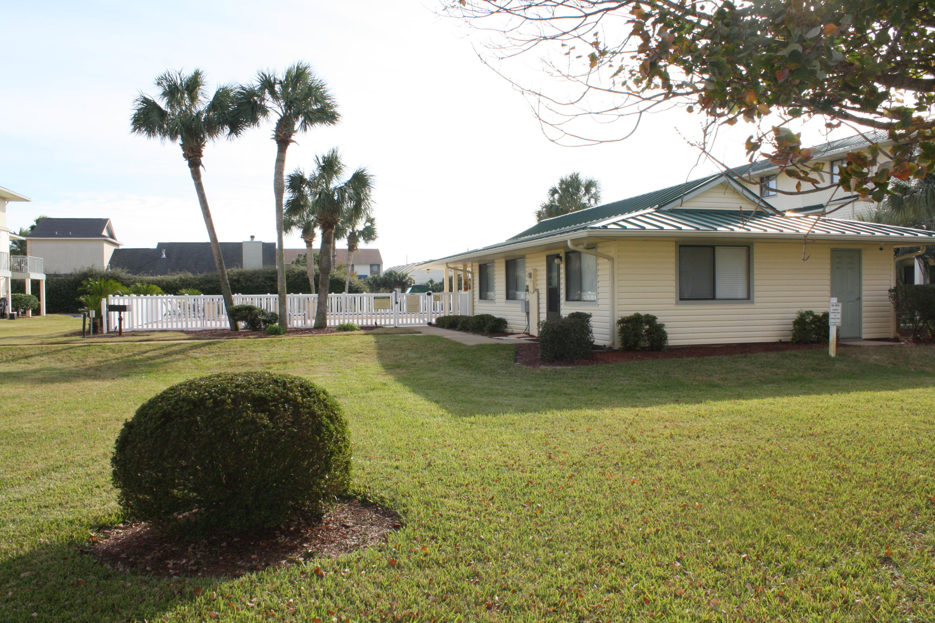 SANDPRINTS CONDO - Residential