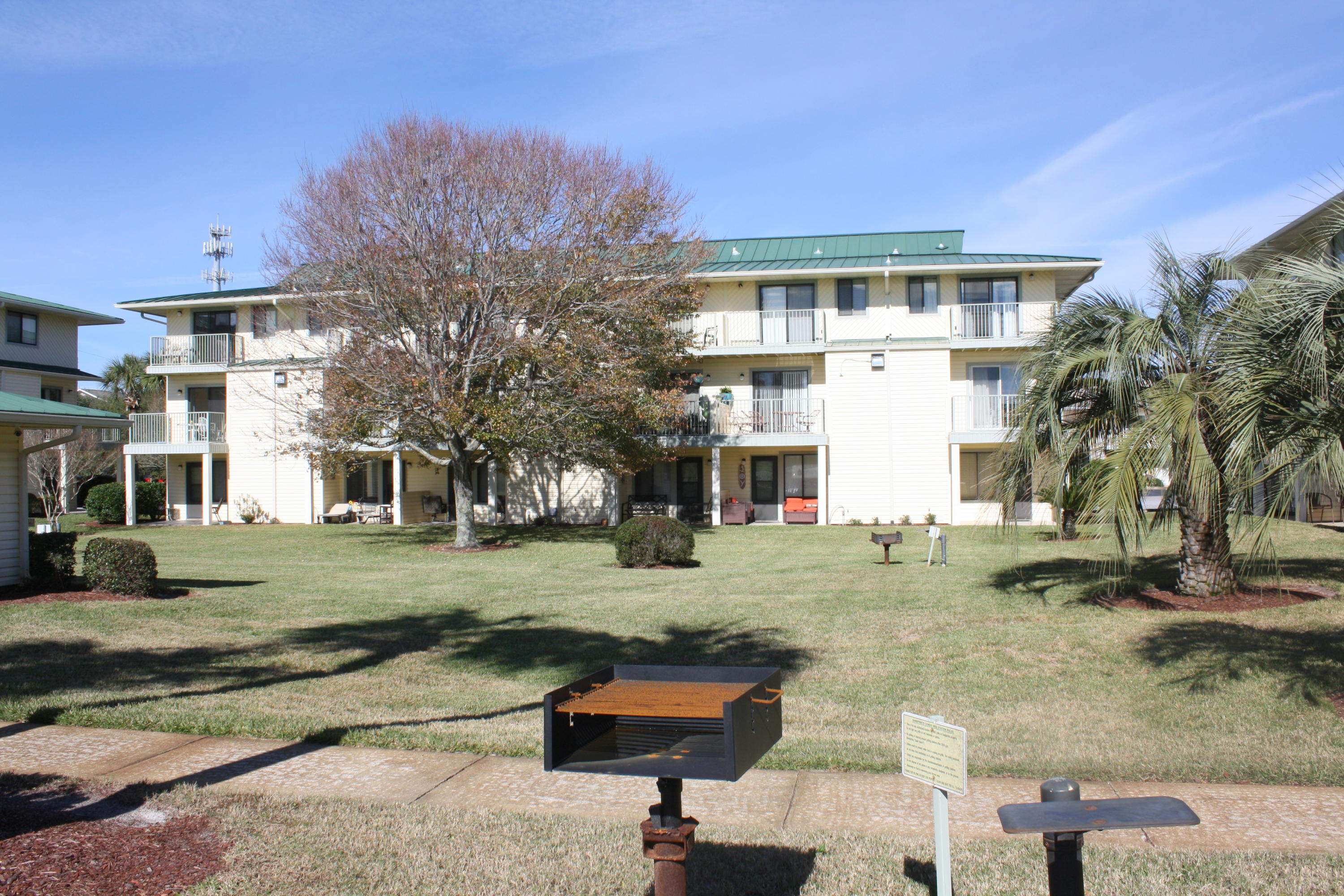 SANDPRINTS CONDO - Residential