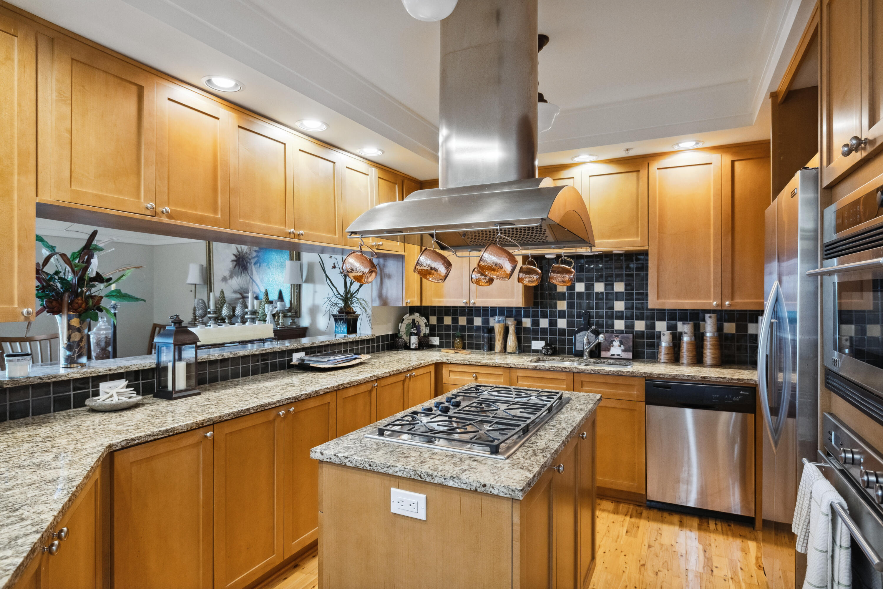 WILD HERON LAKESIDE LODGE - Residential