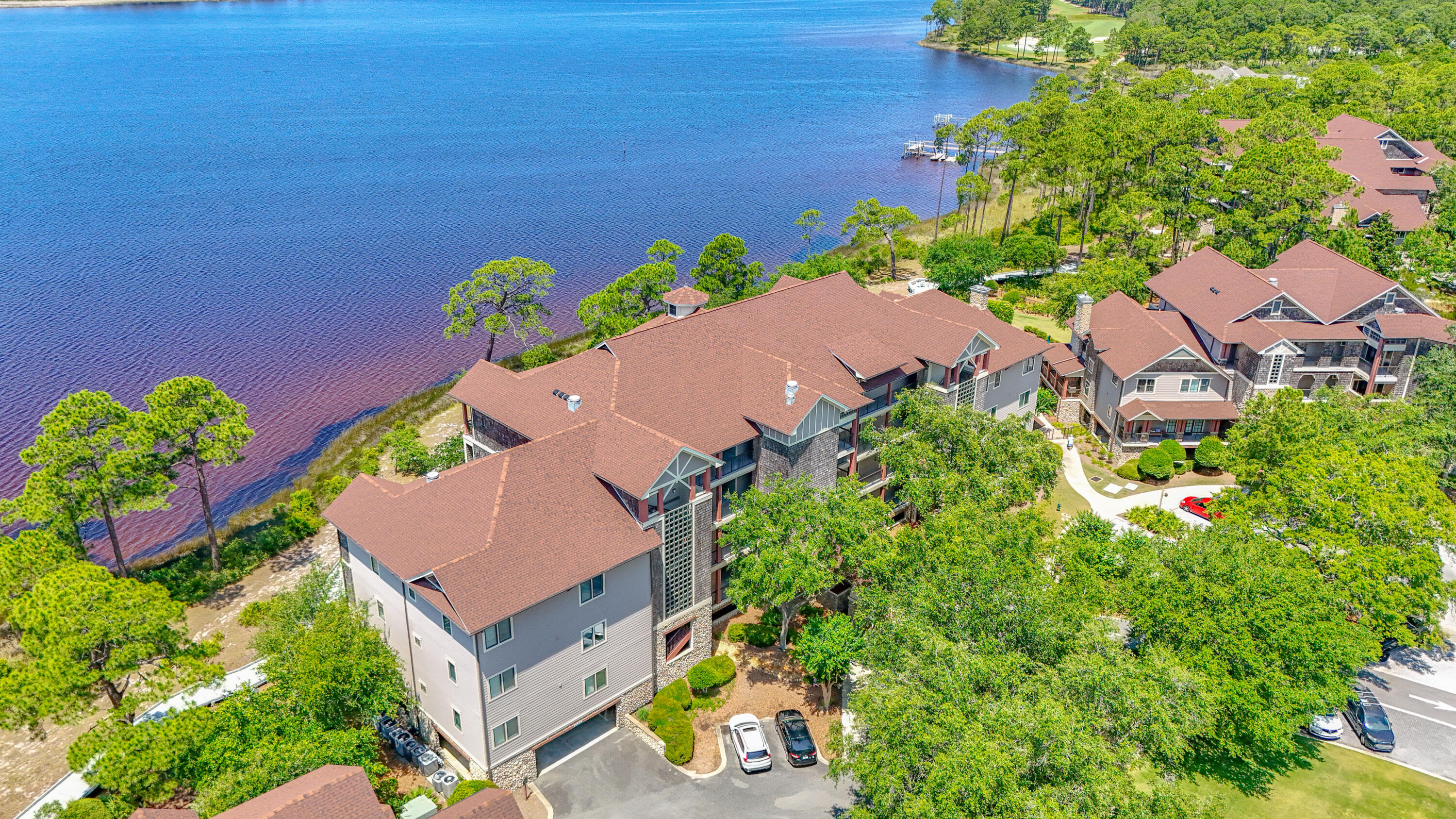 WILD HERON LAKESIDE LODGE - Residential