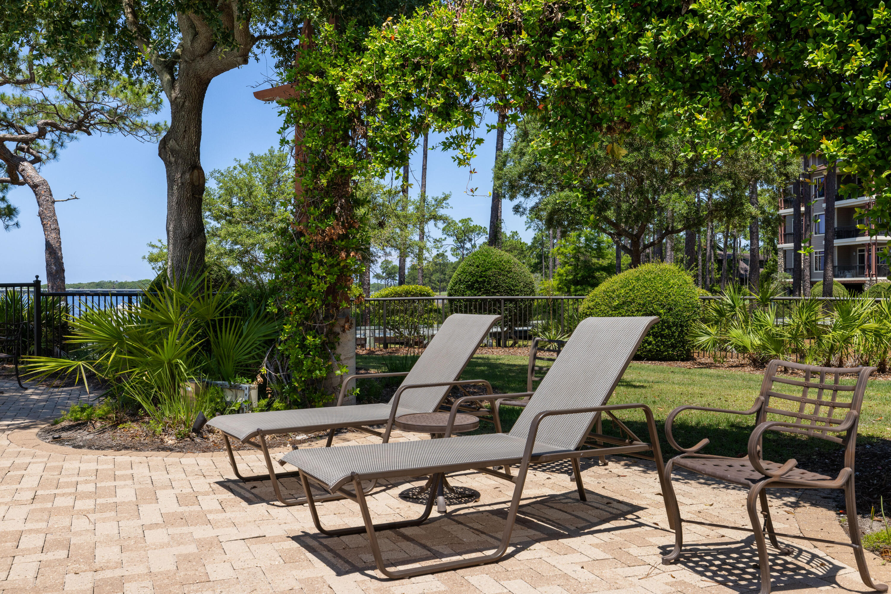 WILD HERON LAKESIDE LODGE - Residential