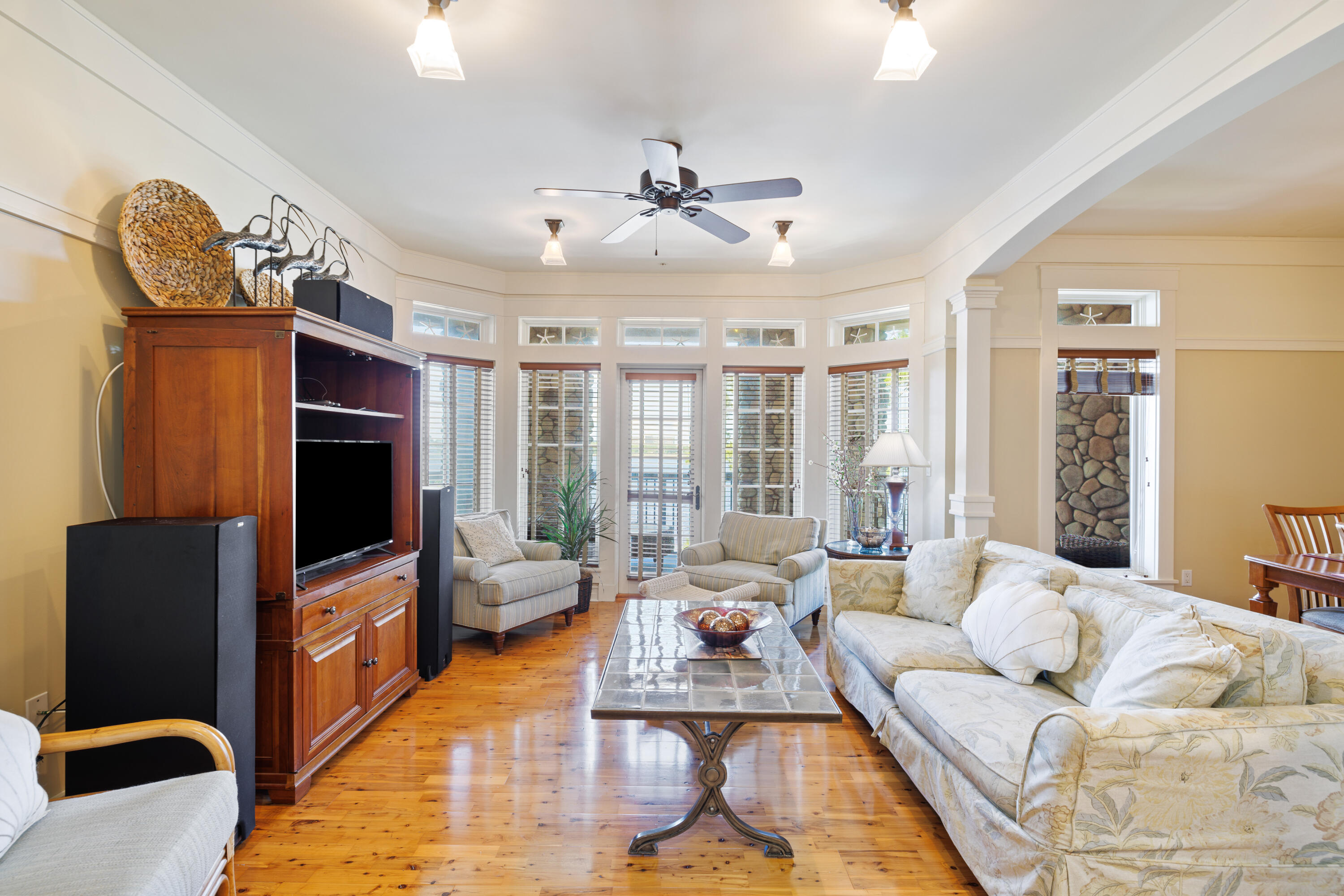 WILD HERON LAKESIDE LODGE - Residential