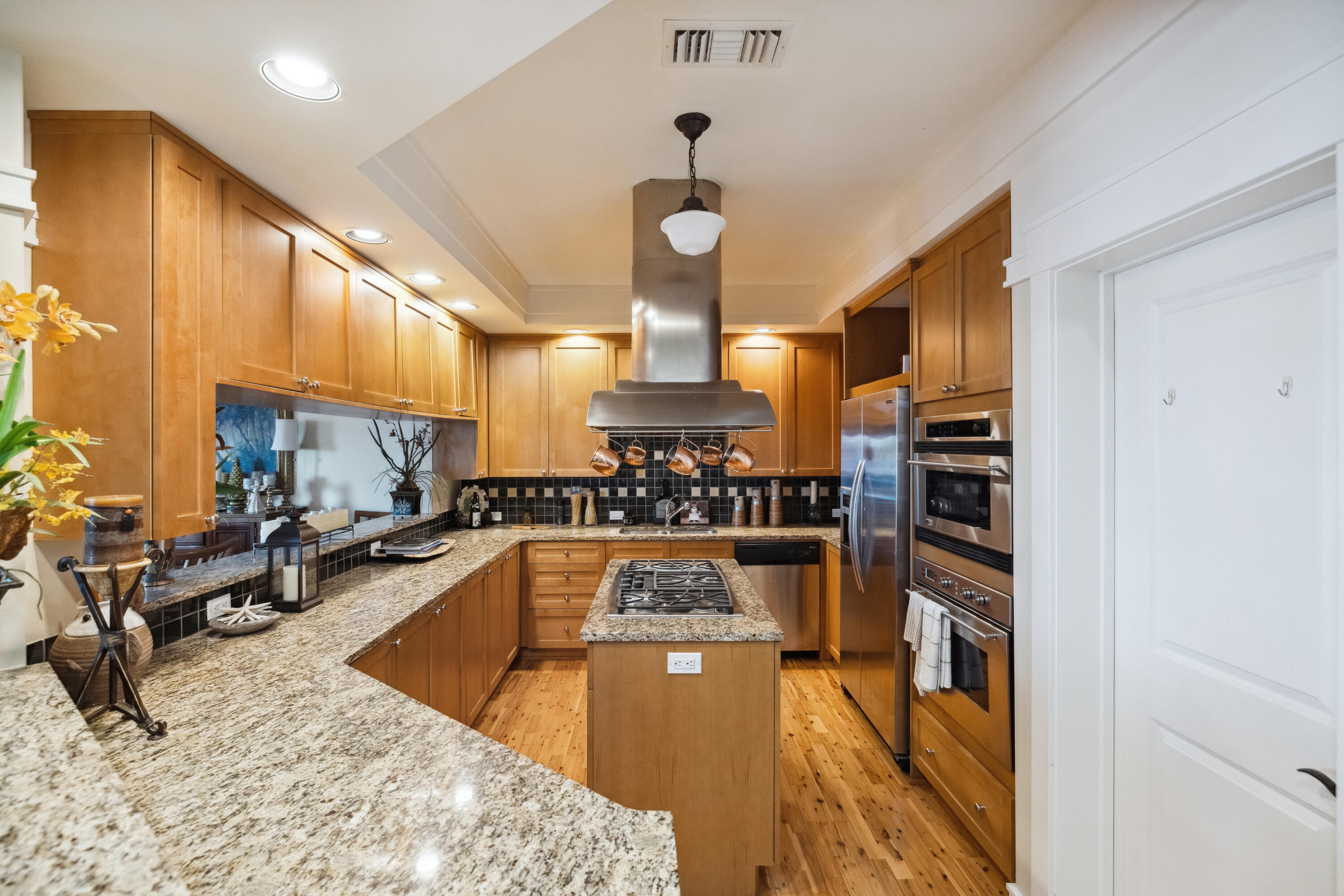 WILD HERON LAKESIDE LODGE - Residential