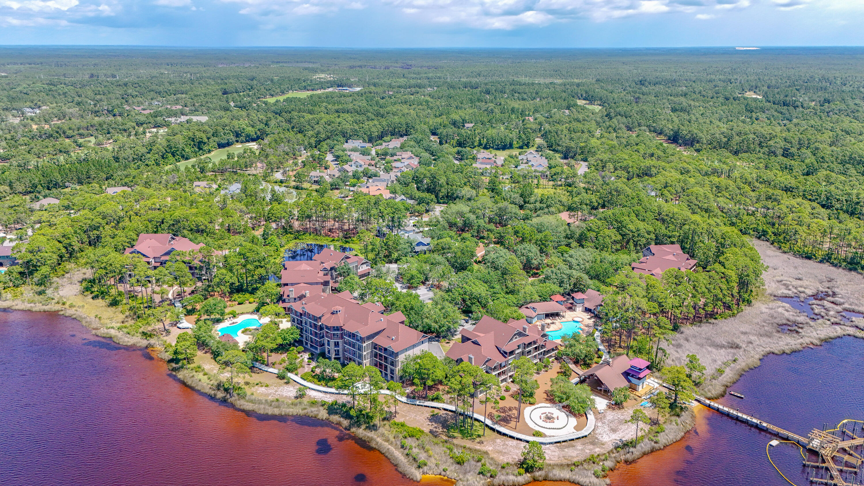 WILD HERON LAKESIDE LODGE - Residential